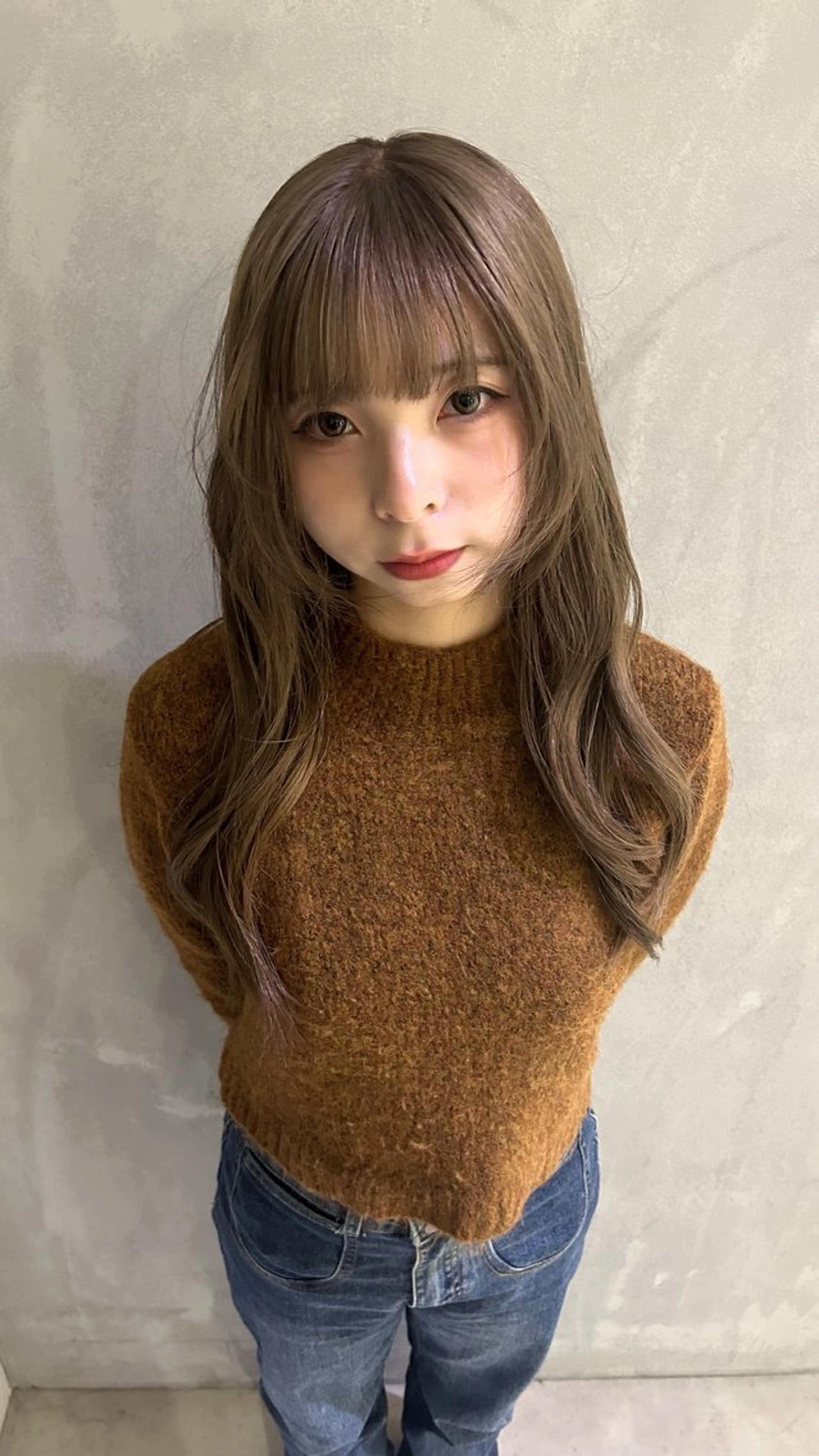 ロング カラー ベージュカラー ブリーチ 透明感カラー ミルクティーベージュ カット Ann/ベージュ /ミルクティーのヘアスタイル