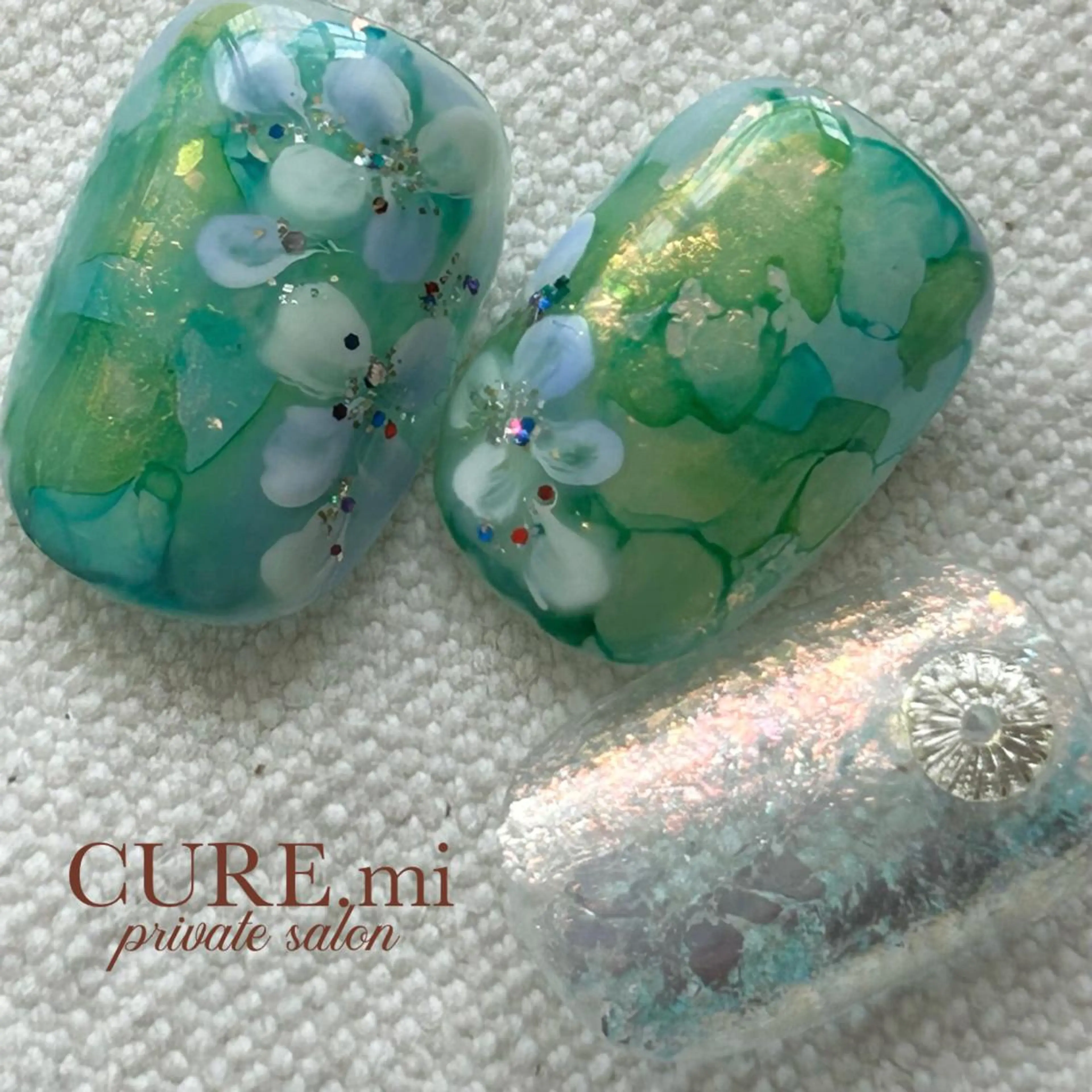 ネイル フラワーネイル ハンドネイル ハンドケア CURE.mi所属・伊藤 美香のネイルデザイン