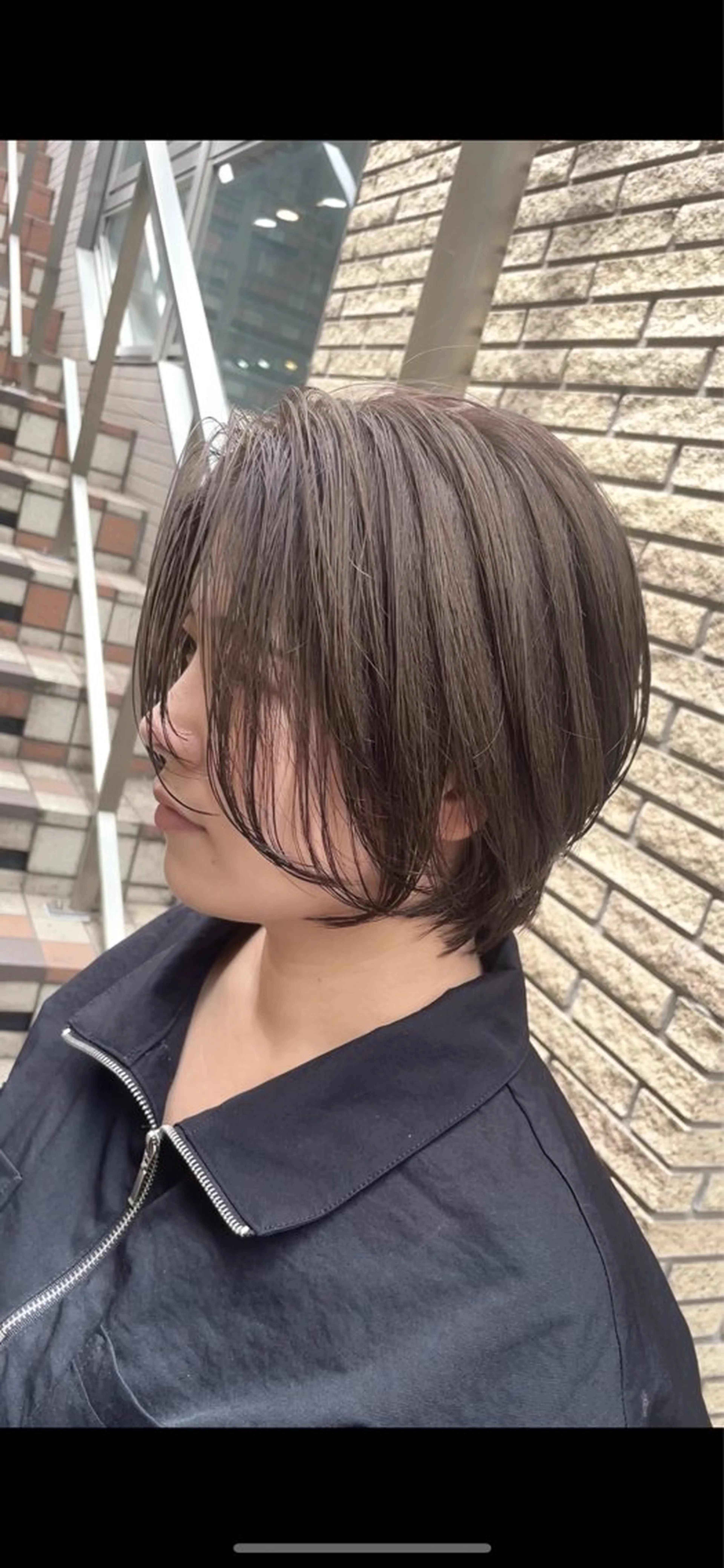 ショート カラー グレージュ カット ヘアカラー トリートメント BEBE所属・ブリーチなし 透明感カラーKANAのヘアスタイル