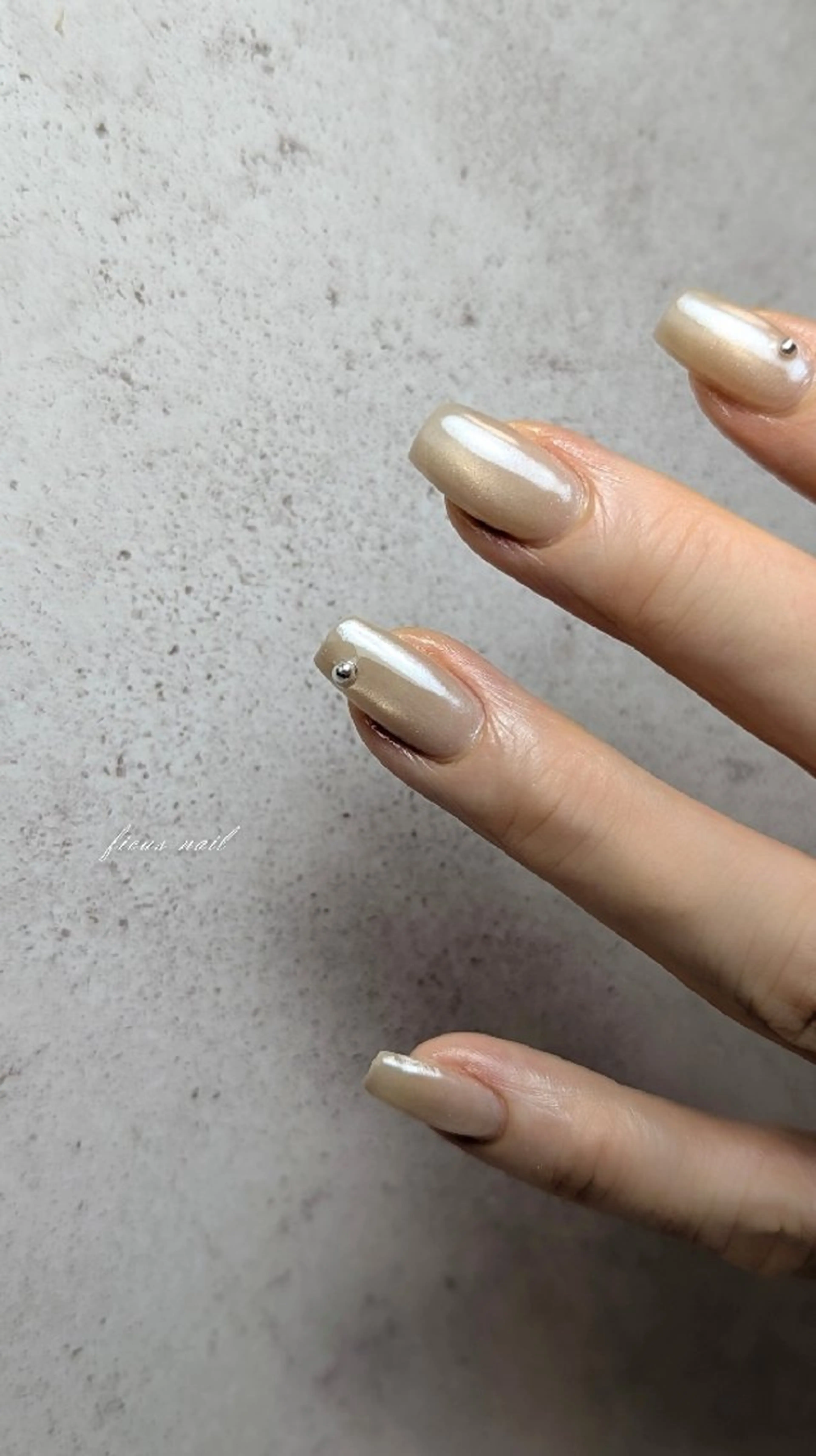 ネイル マグネットネイル ミディアムネイル オフィスネイル シンプルネイル ハンドネイル ficus nailのネイルデザイン