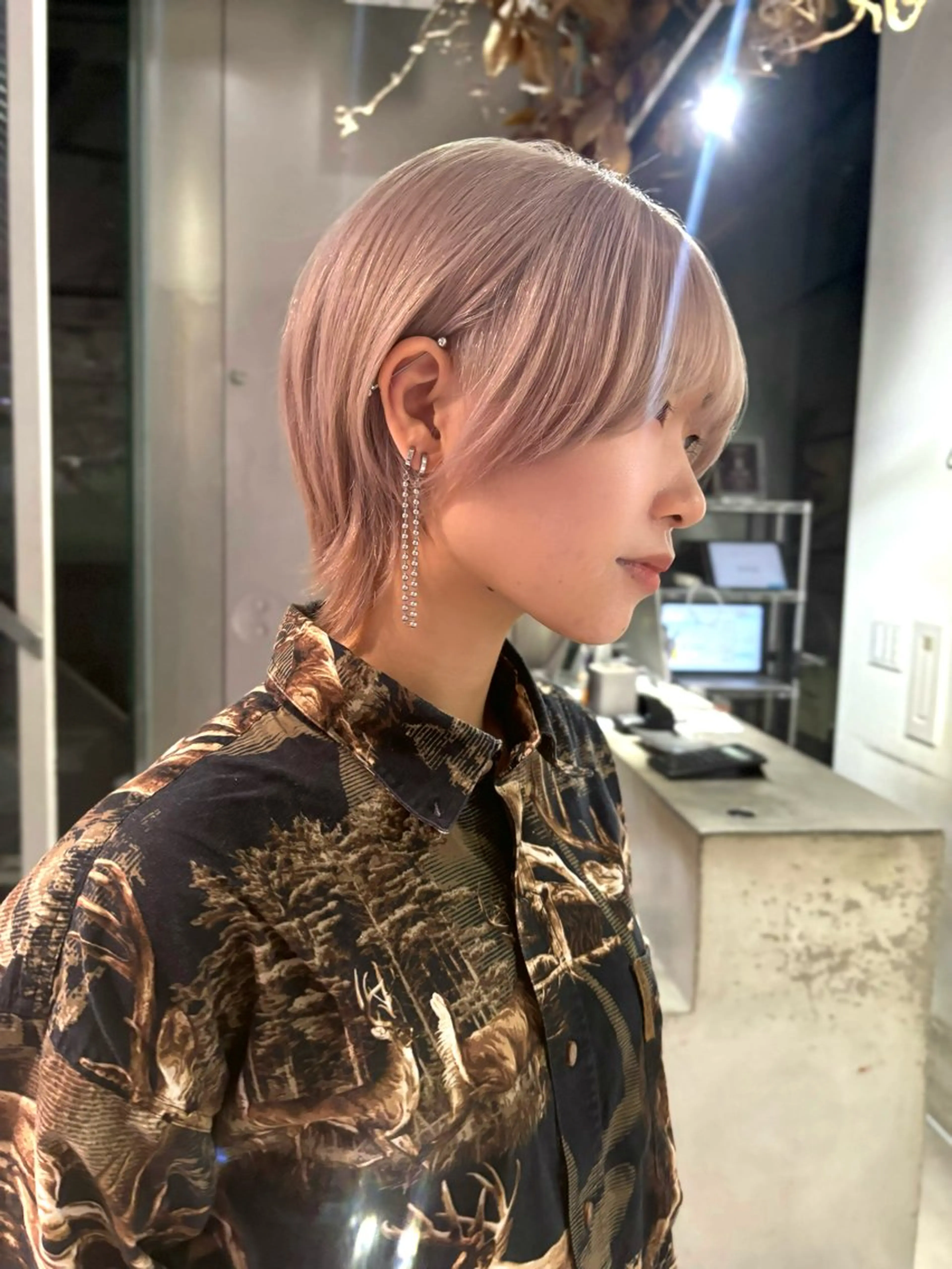 ショート カラー ベージュカラー ブリーチ ヘアカラー トリートメント ayano/天神 ハイトーン/デザインのヘアスタイル
