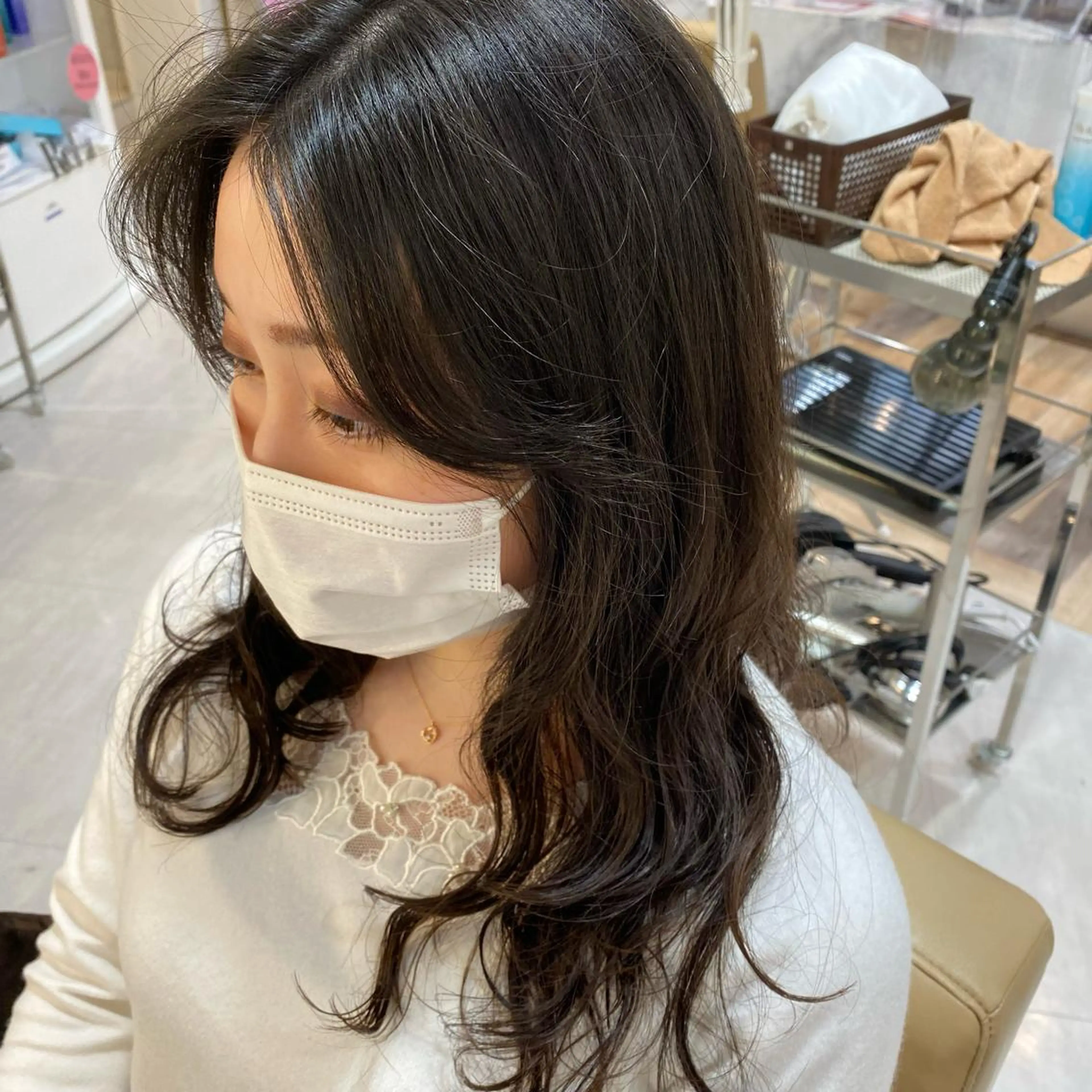 ロング パーマ 顔周りカット 三好 涼華のヘアスタイル