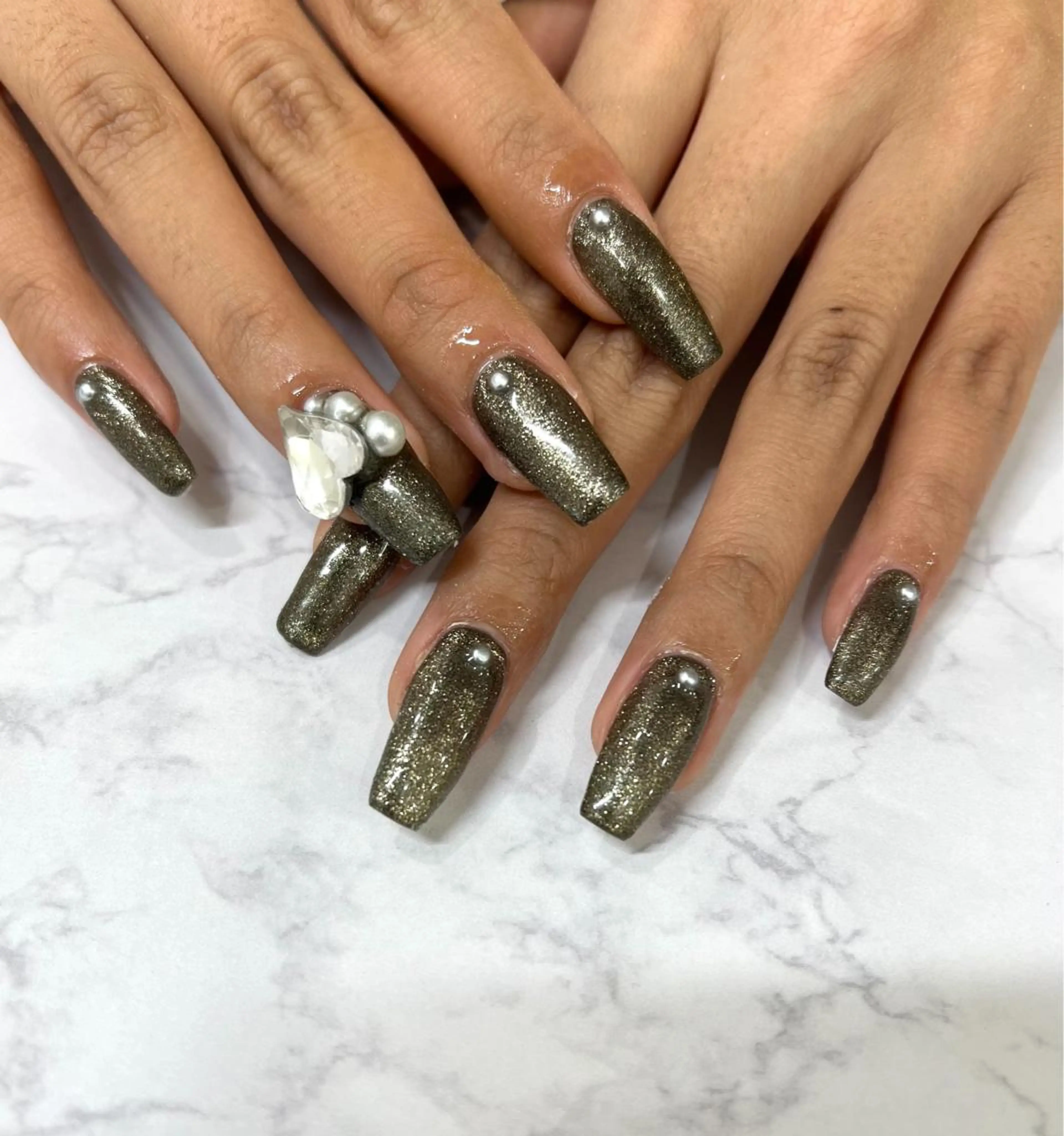 ネイル マグネットネイル ハンドネイル フットネイル PEEKABOO京橋 EYE&NAILのマツエク・マツパデザイン