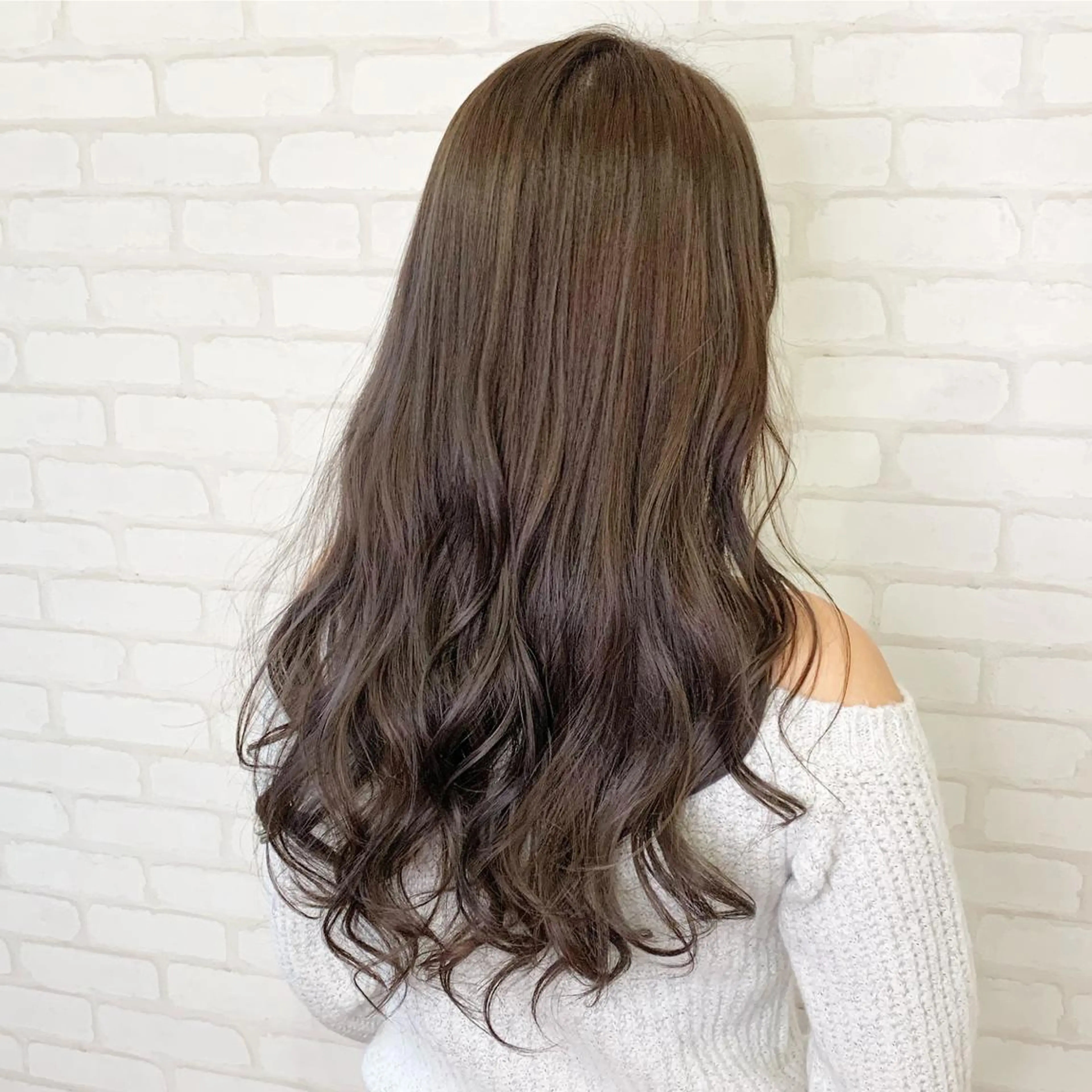セミロング カラー ヘアアレンジ グレージュ ✨艶髪✨透明感✨ 山内大樹のヘアスタイル