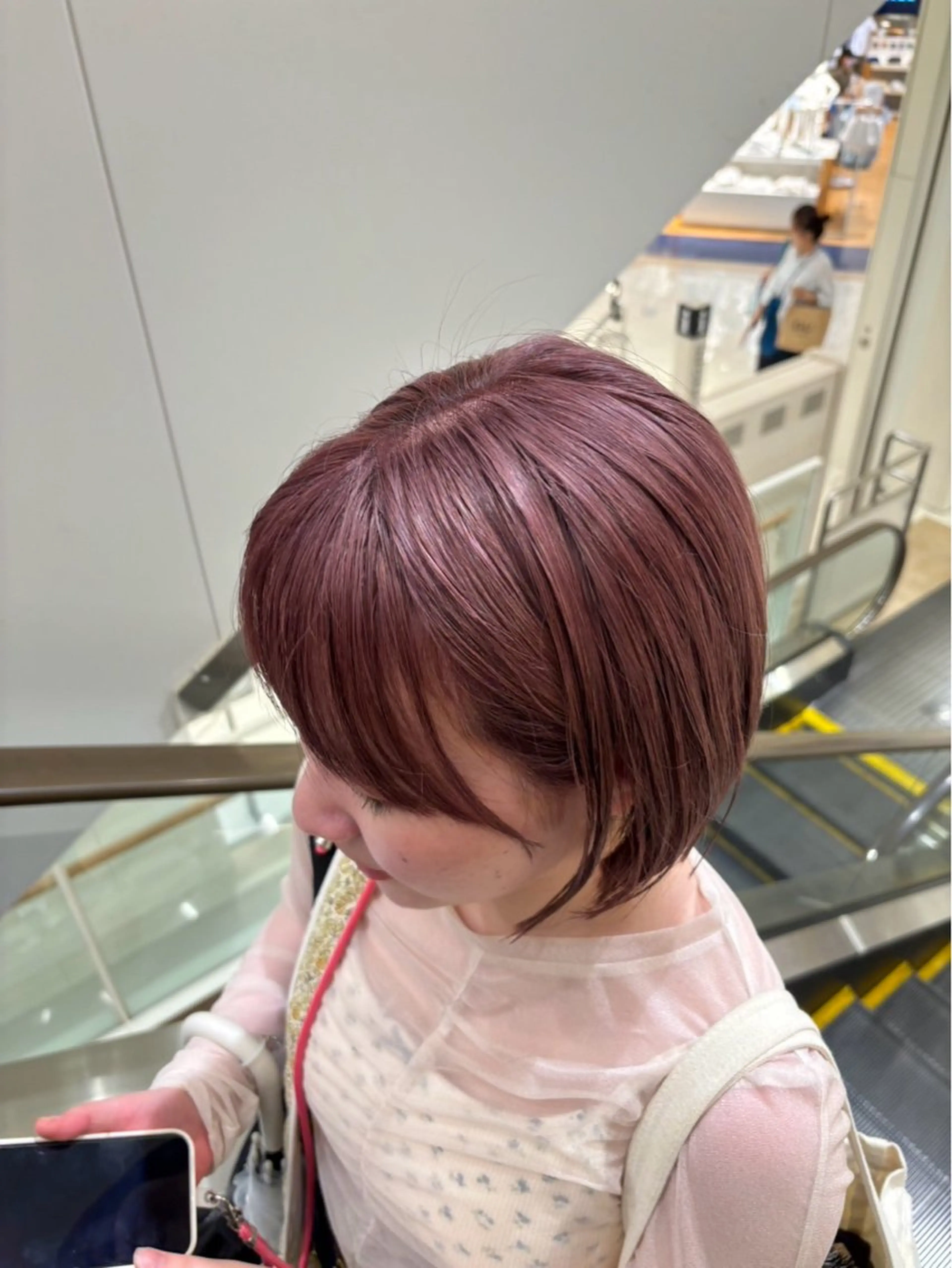 ショート カラー ヘアカラー 💟艶カラー・トリー トメント/リサ🤍のヘアスタイル