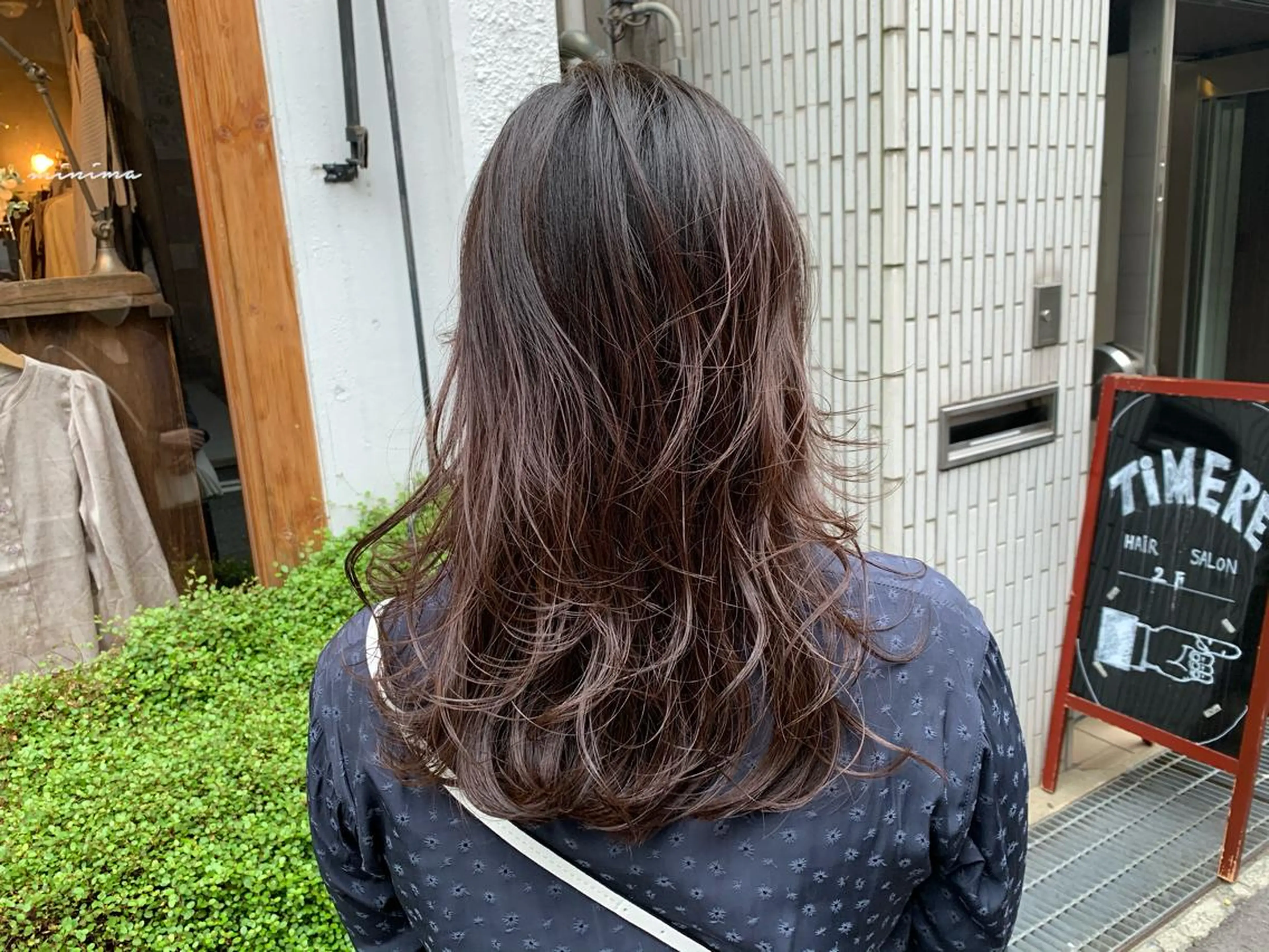 セミロング カラー カット ヘアカラー トリートメント LEB所属・下河 宗太のヘアスタイル