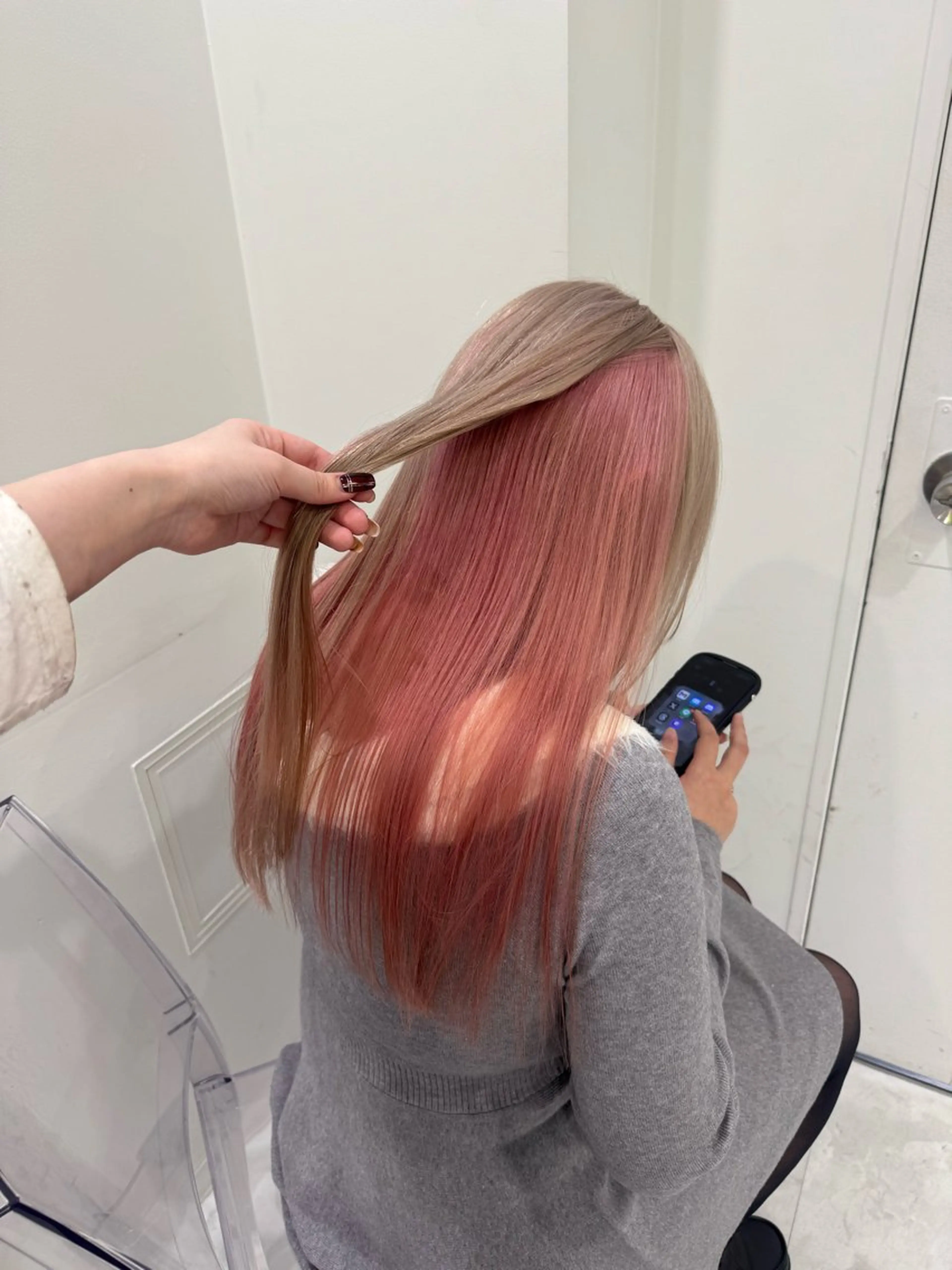 ロング カラー ヘアカラー ダメージレスハイ トーン💖kanonのヘアスタイル