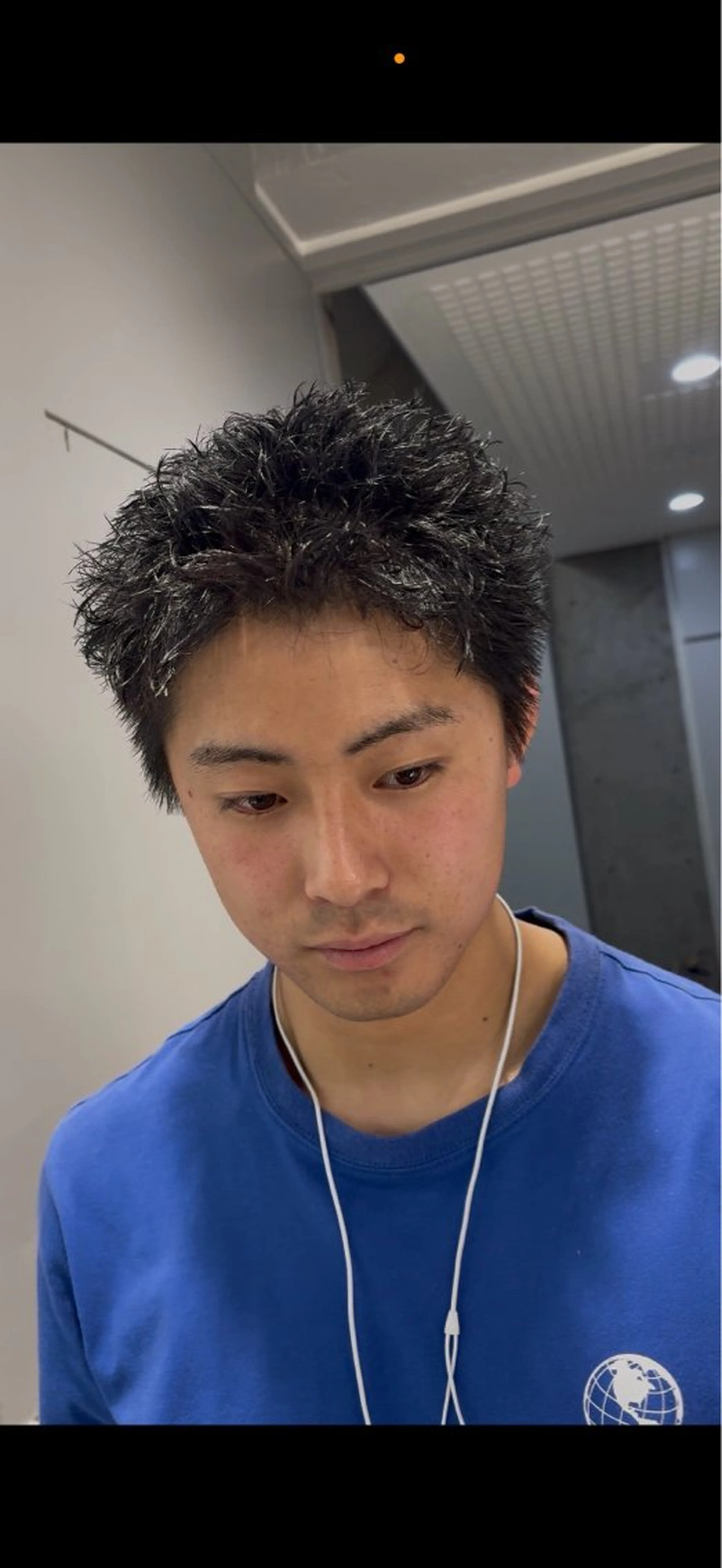 ショート メンズ 波巻きパーマ 朝崎倭斗のヘアスタイル