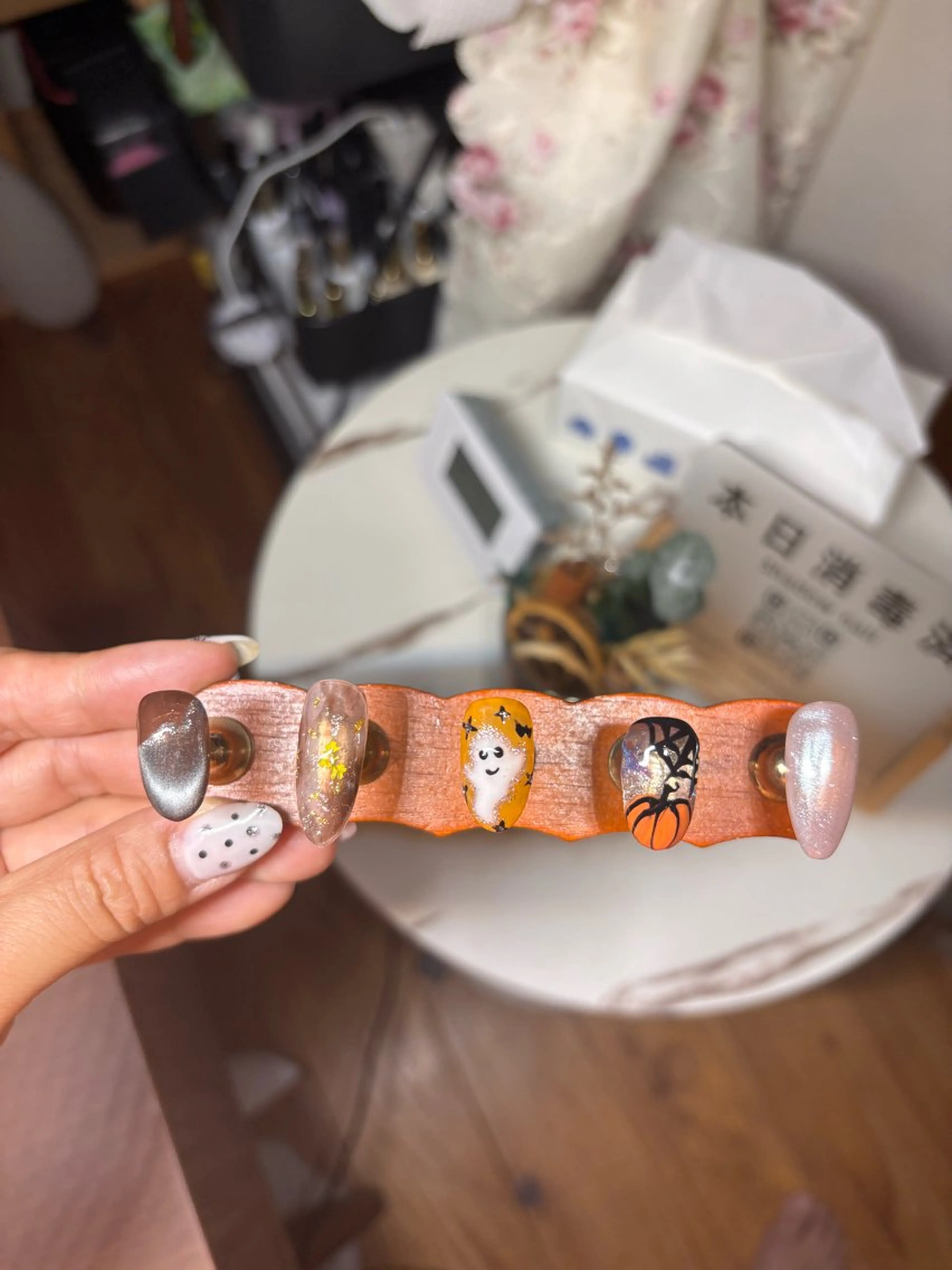 ハロウィン🎃👻ネイルアート2本から4本の写真