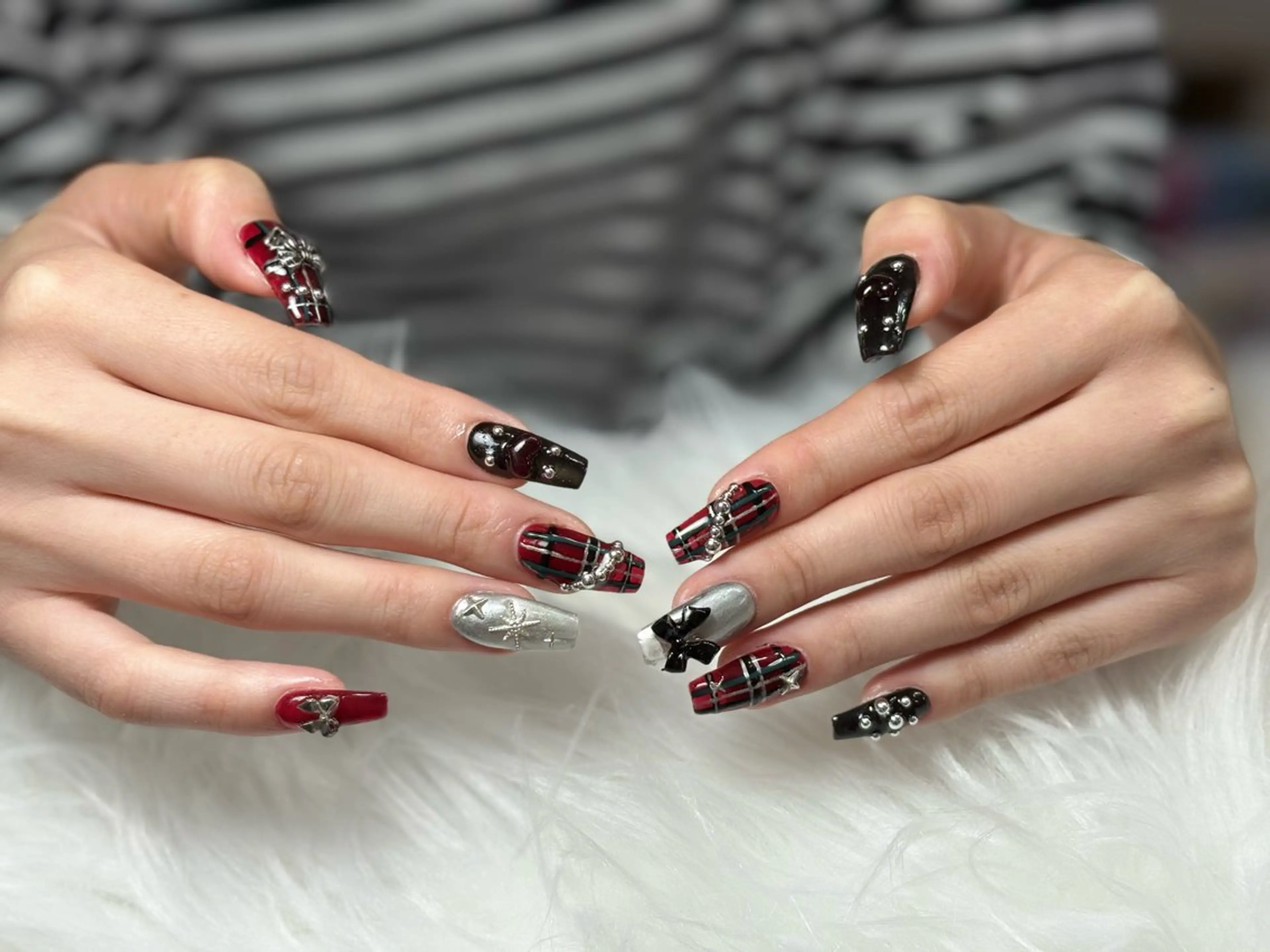 ネイル アートネイル 長さ出し ジェルネイル マグネットネイル ニュアンスネイル ハンドネイル なな_ CloudyChanのネイルデザイン