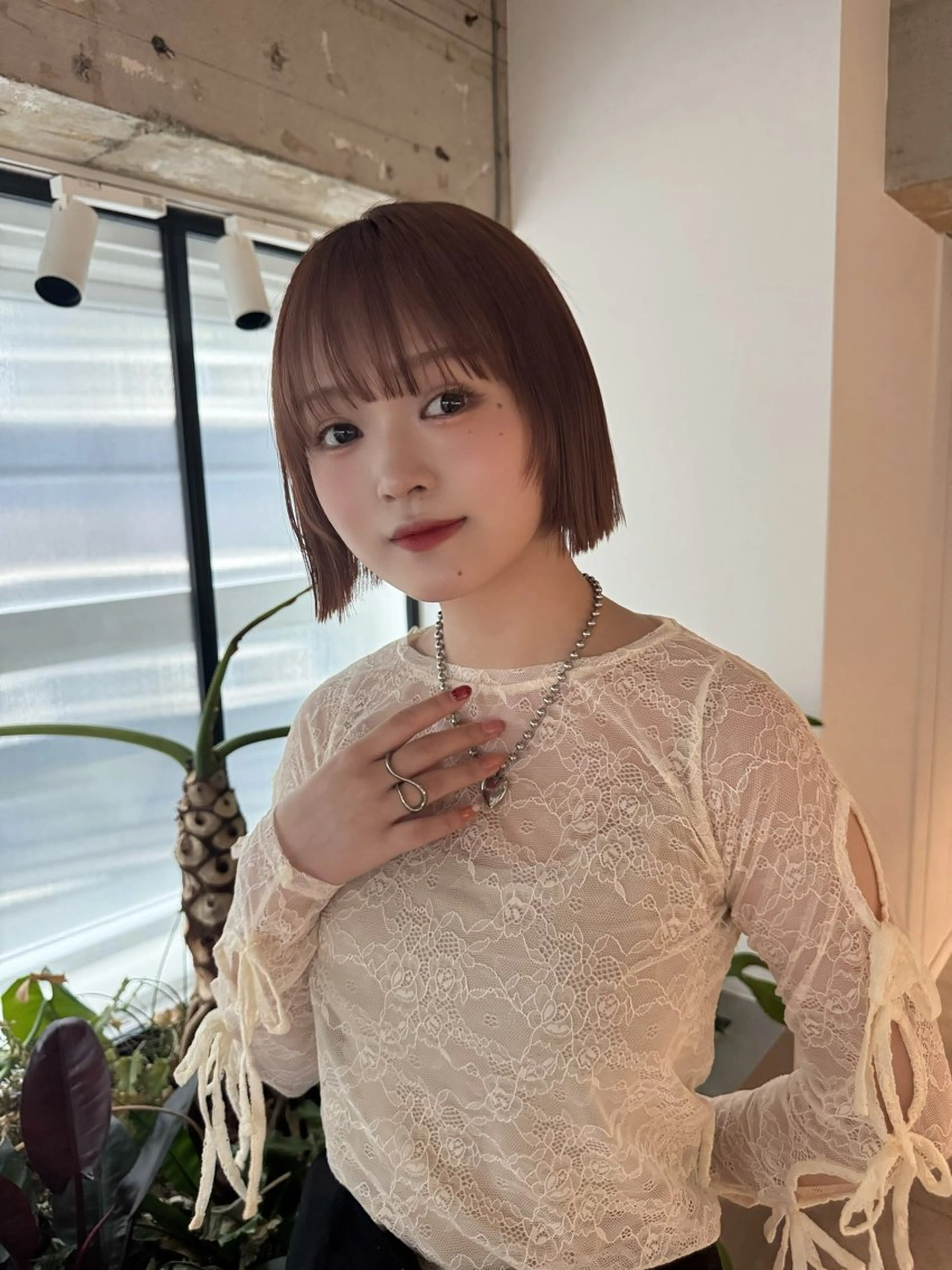 ショート 顔まわりレイヤー レイヤーカット オオクラ マオのヘアスタイル