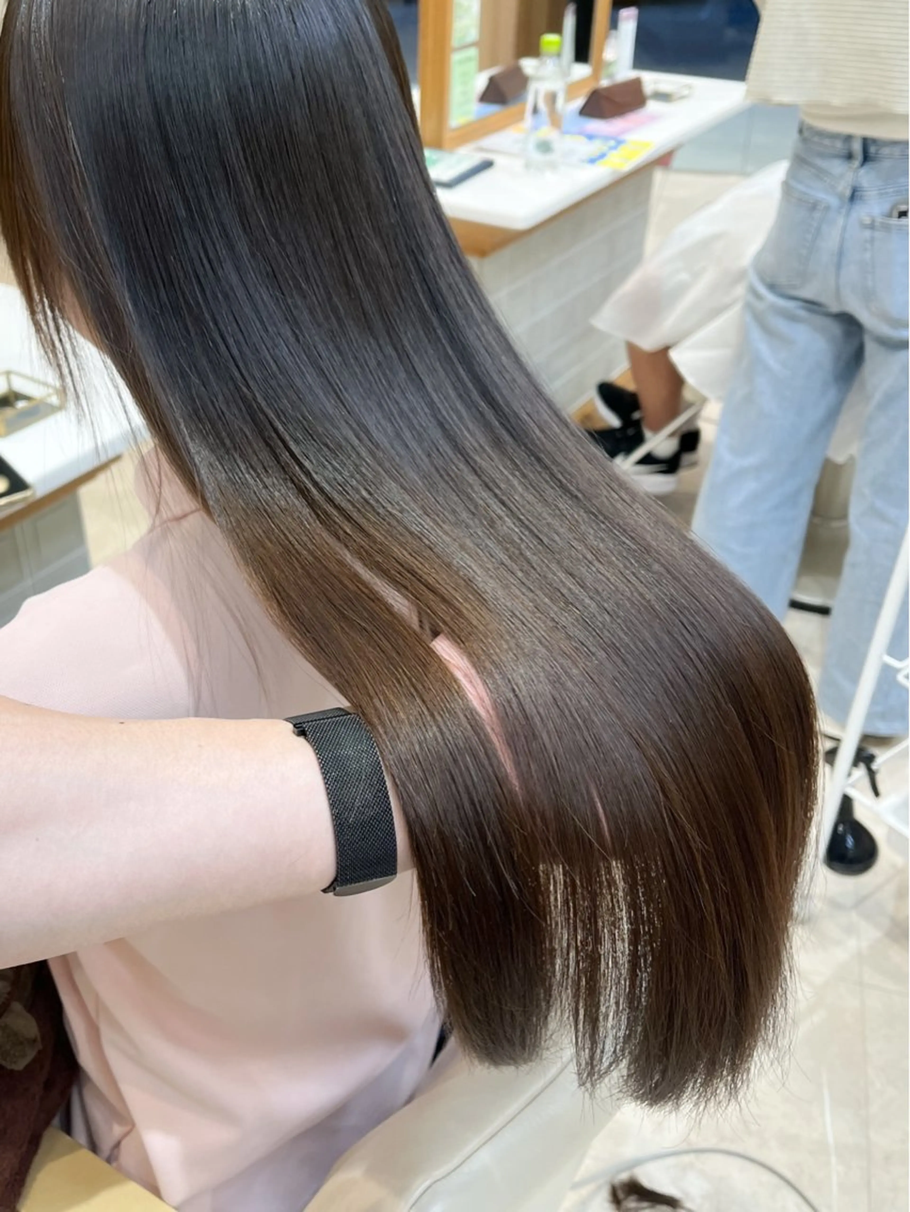 ロング くびれヘア 顔まわりレイヤー 顔周りカット 髪質改善 韓国風ヘア カット 縮毛矯正 トリートメント ミタニ/髪質改善 /レイヤーカットのヘアスタイル