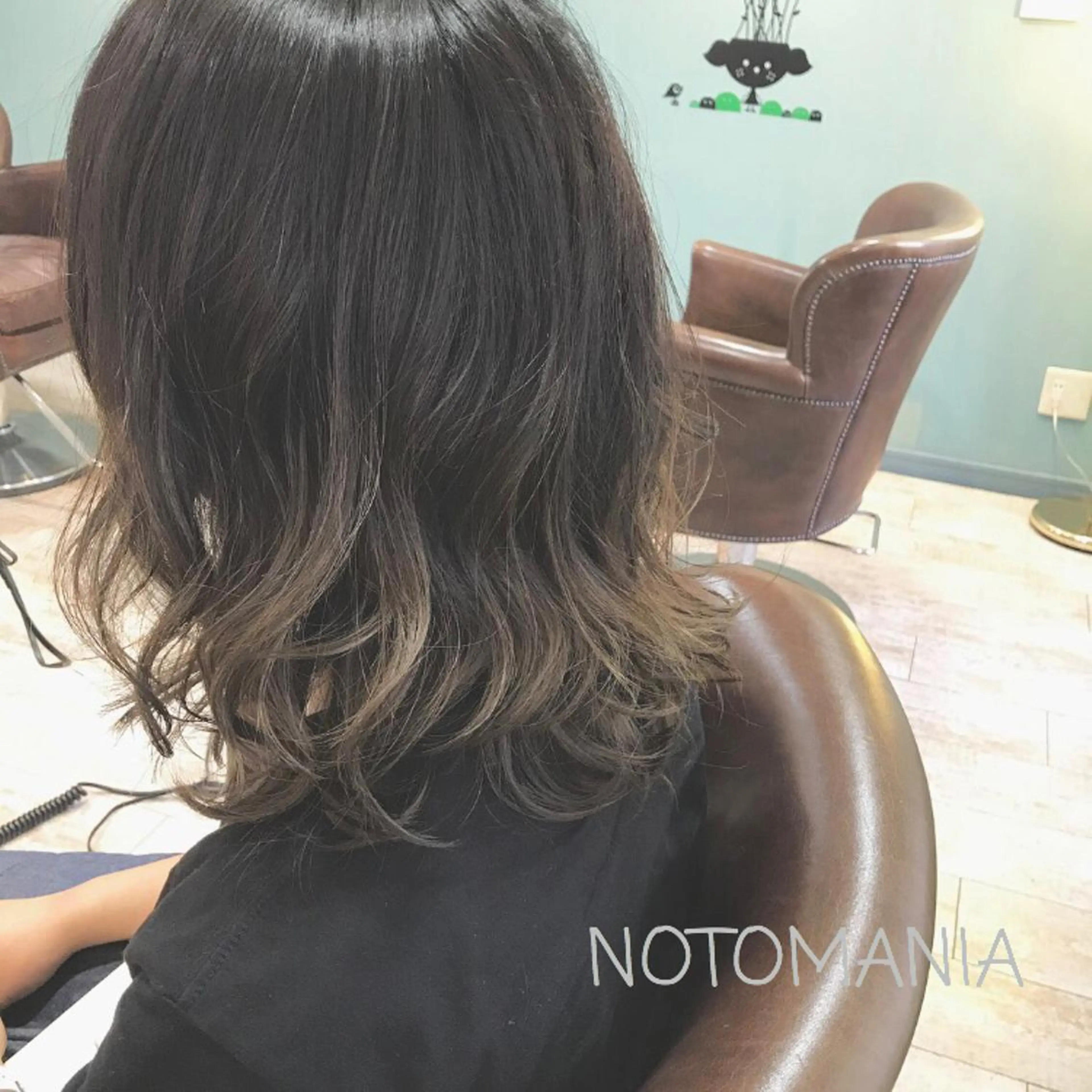ミディアム カラー ベージュカラー ブロンド グラデーションカラー イシハラ アズサのヘアスタイル