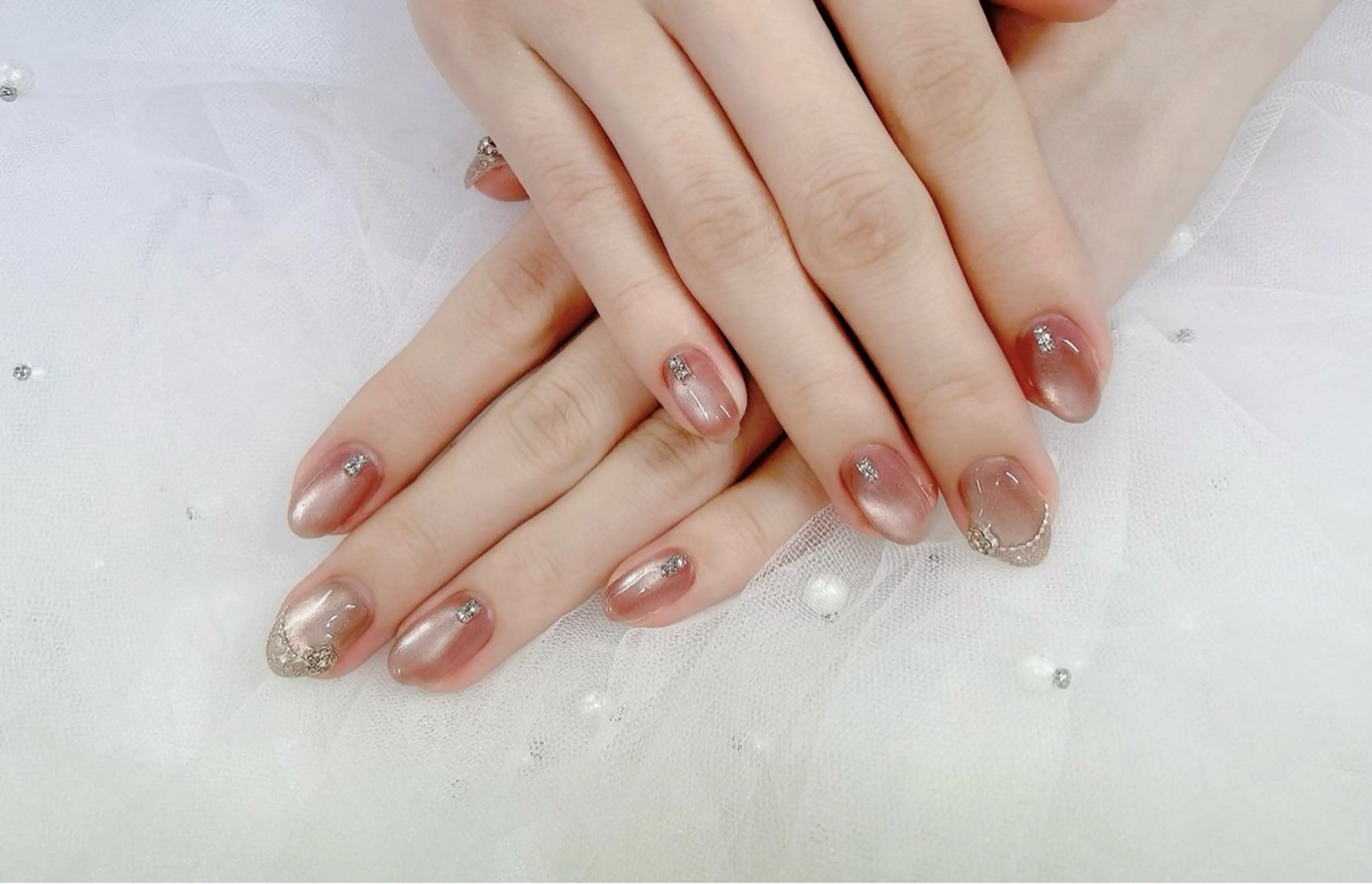 ネイル ᴿᴬᴺᴼᴺ 🤍 𝐴𝑌𝐴𝐾𝐴のネイルデザイン