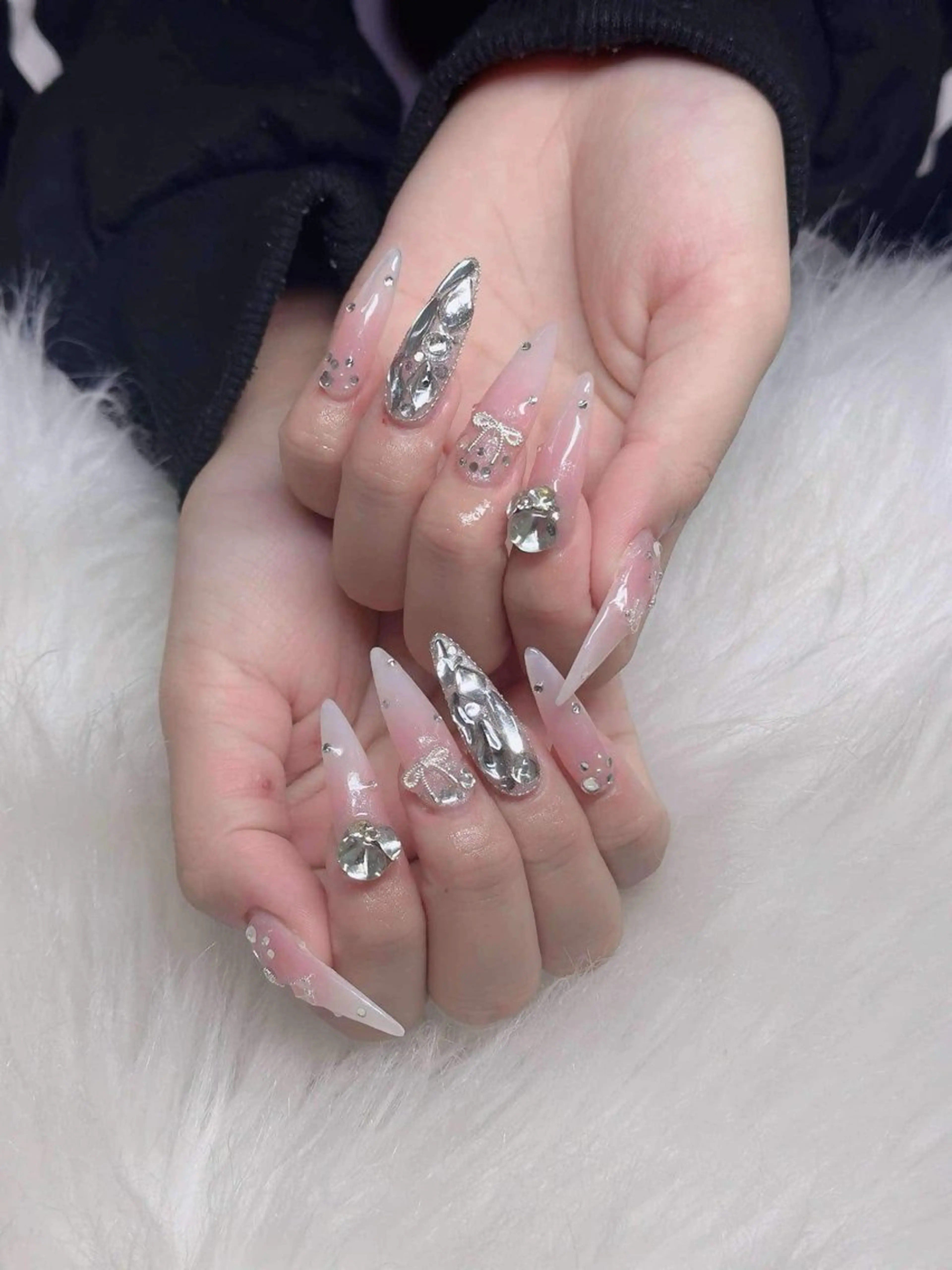 ネイル チークネイル フレンチネイル ジェルネイル ガラスフレンチ 韓国ネイル ハンドネイル ハンドケア Anh Nail 歌舞伎町のネイルデザイン