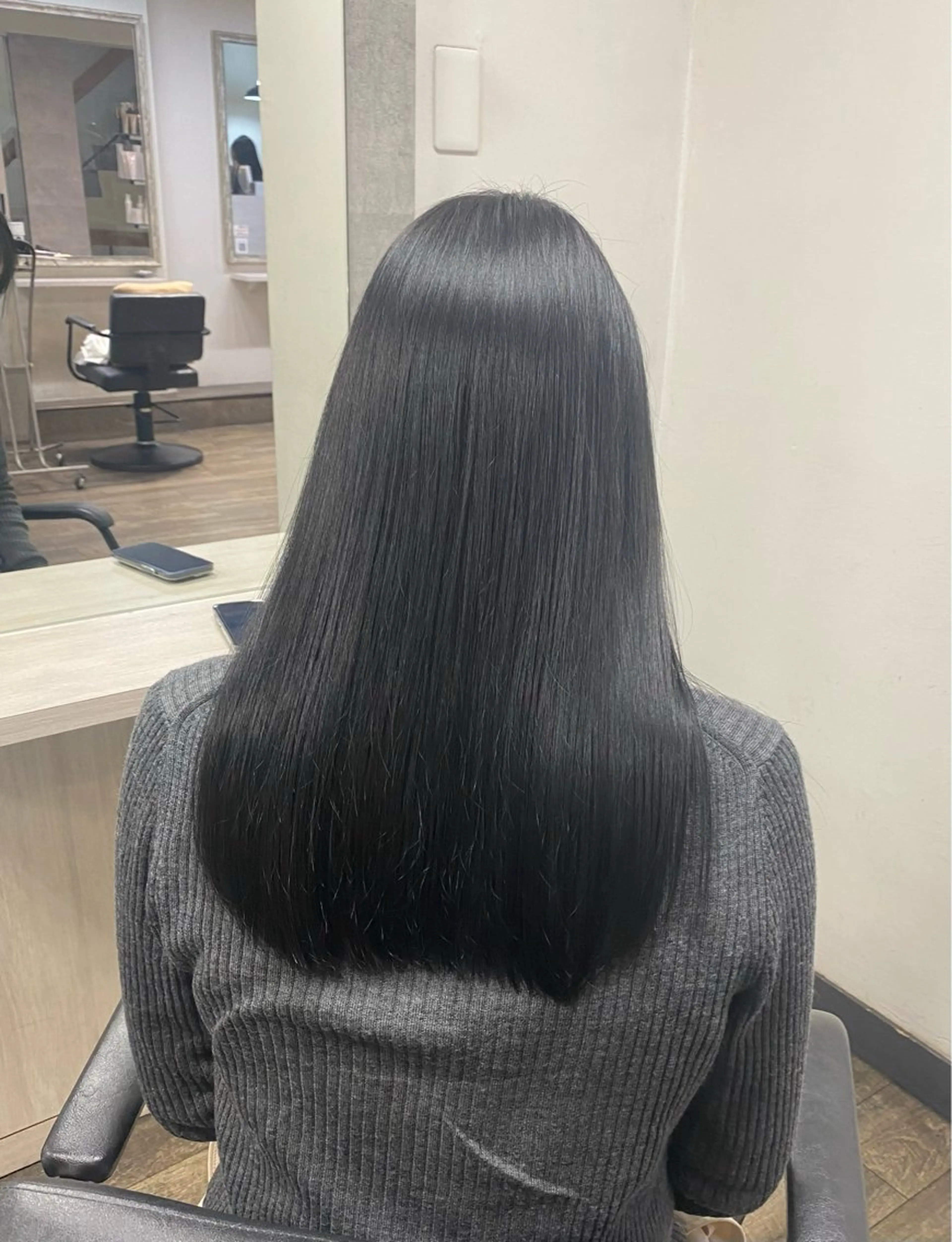 ロング カラー 黒髪 ブルーカラー ブルーブラック 美伶/大阪美容室 /透明感カラーのヘアスタイル