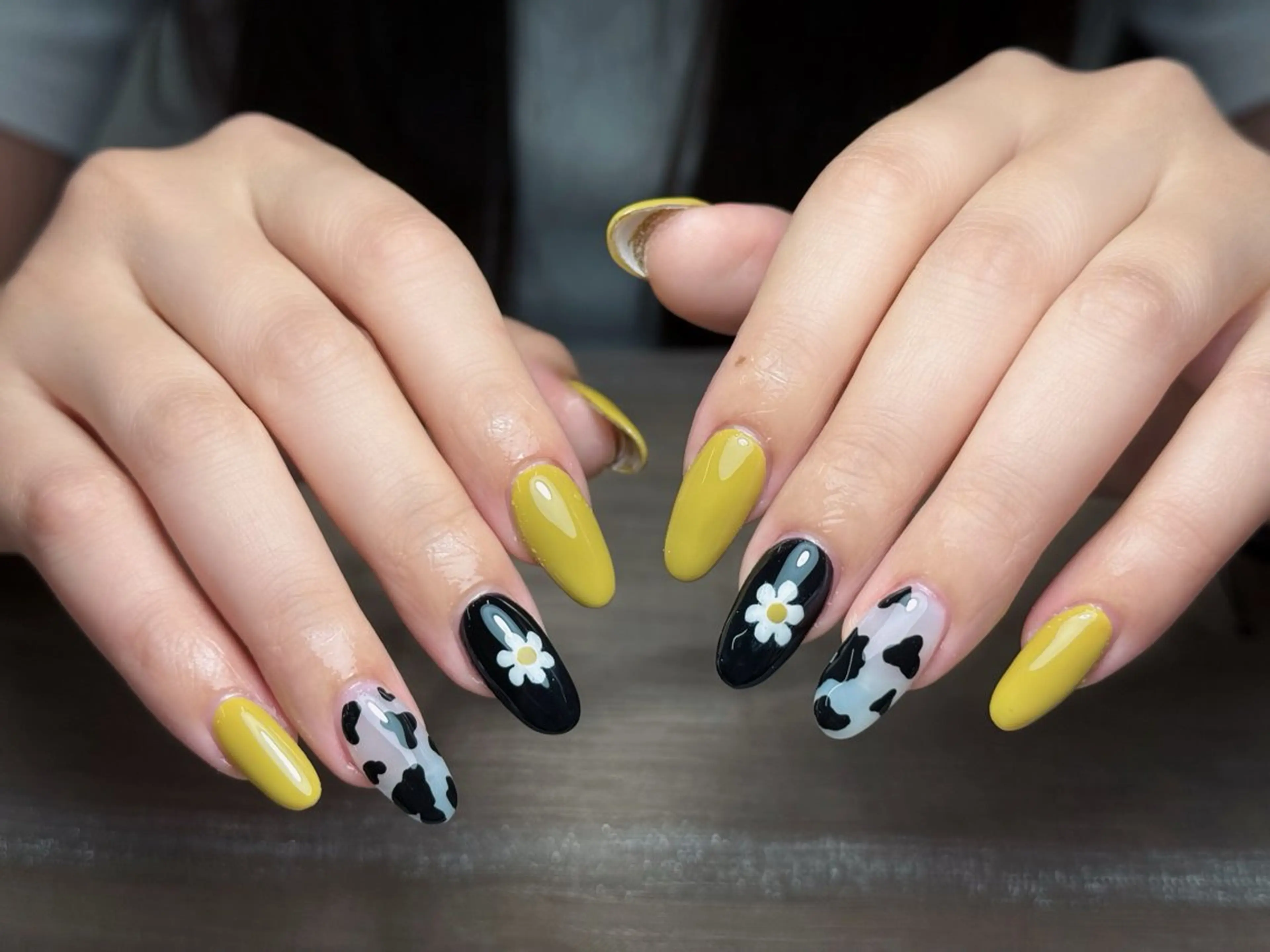 ネイル オーロラネイル ブルー チークネイル フットネイル フレンチネイル ハンドネイル EMY 168 池袋のネイルデザイン