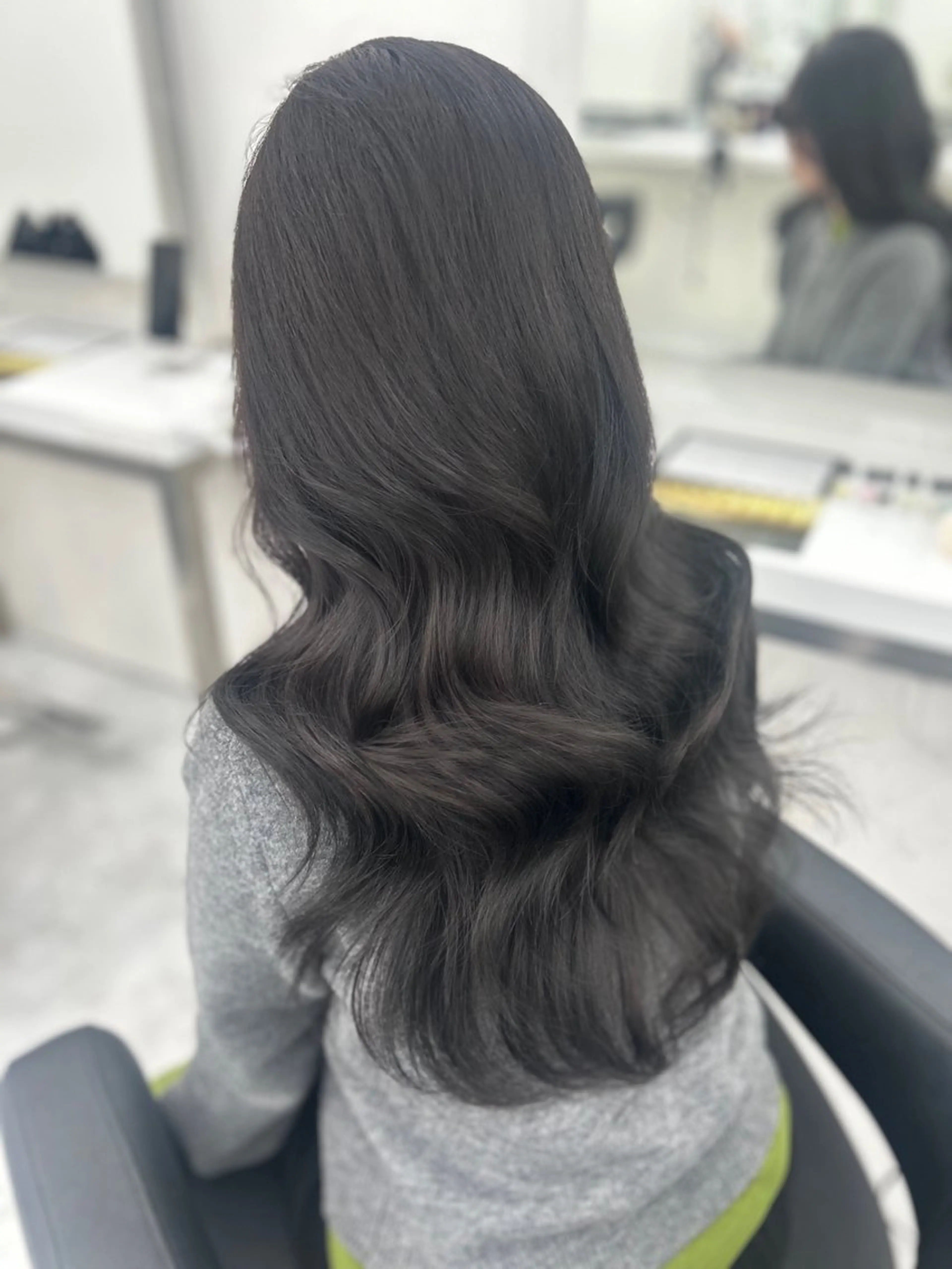 カラー ヘアカラー トリートメント niina🖤 寒色×レイヤーのヘアスタイル