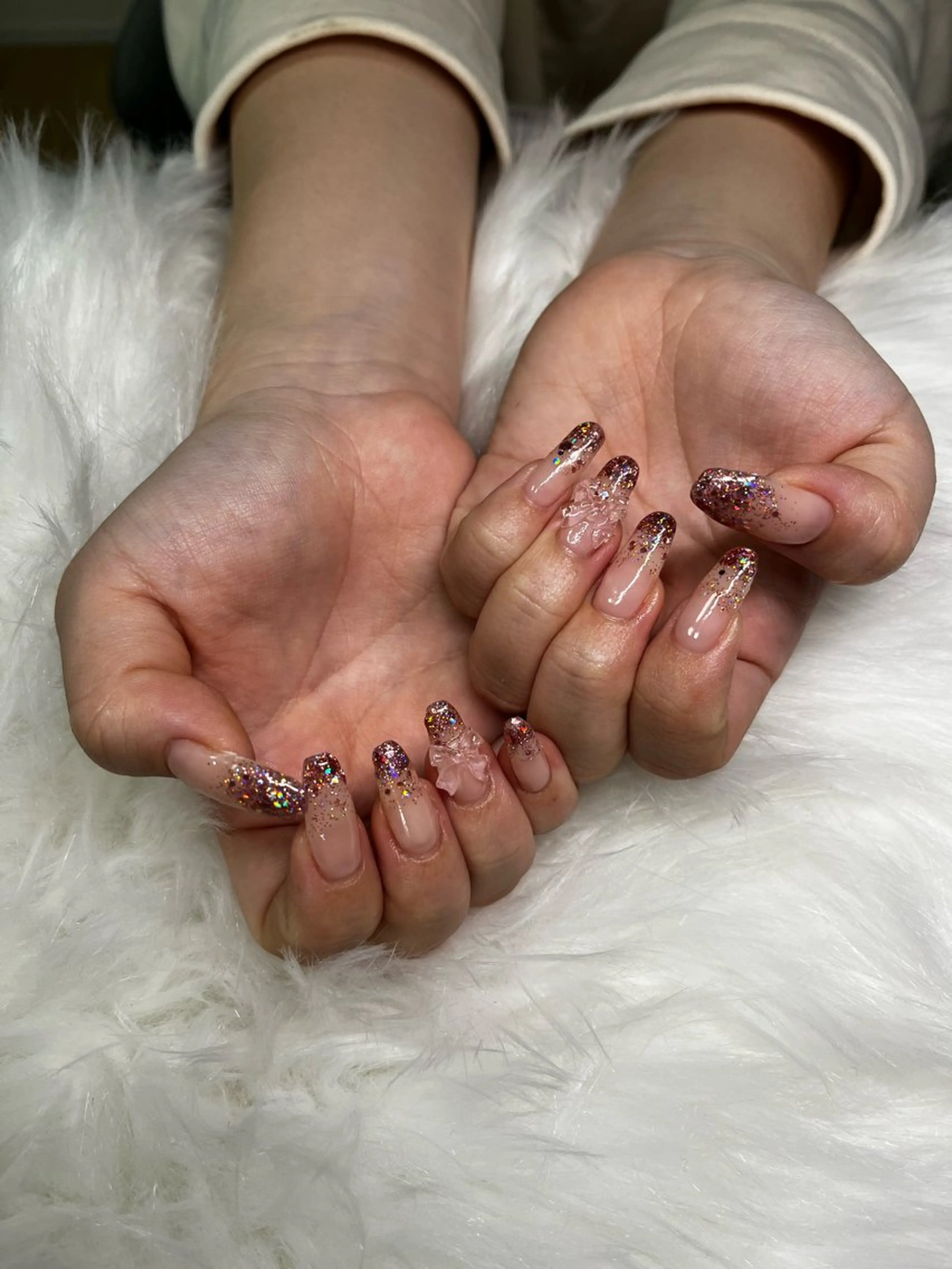 ネイル クリアネイル グラデーション ラメ(グリッター) ラメグラデーション リボン ハンドネイル 🏠自宅 サロン💅natsuのネイルデザイン