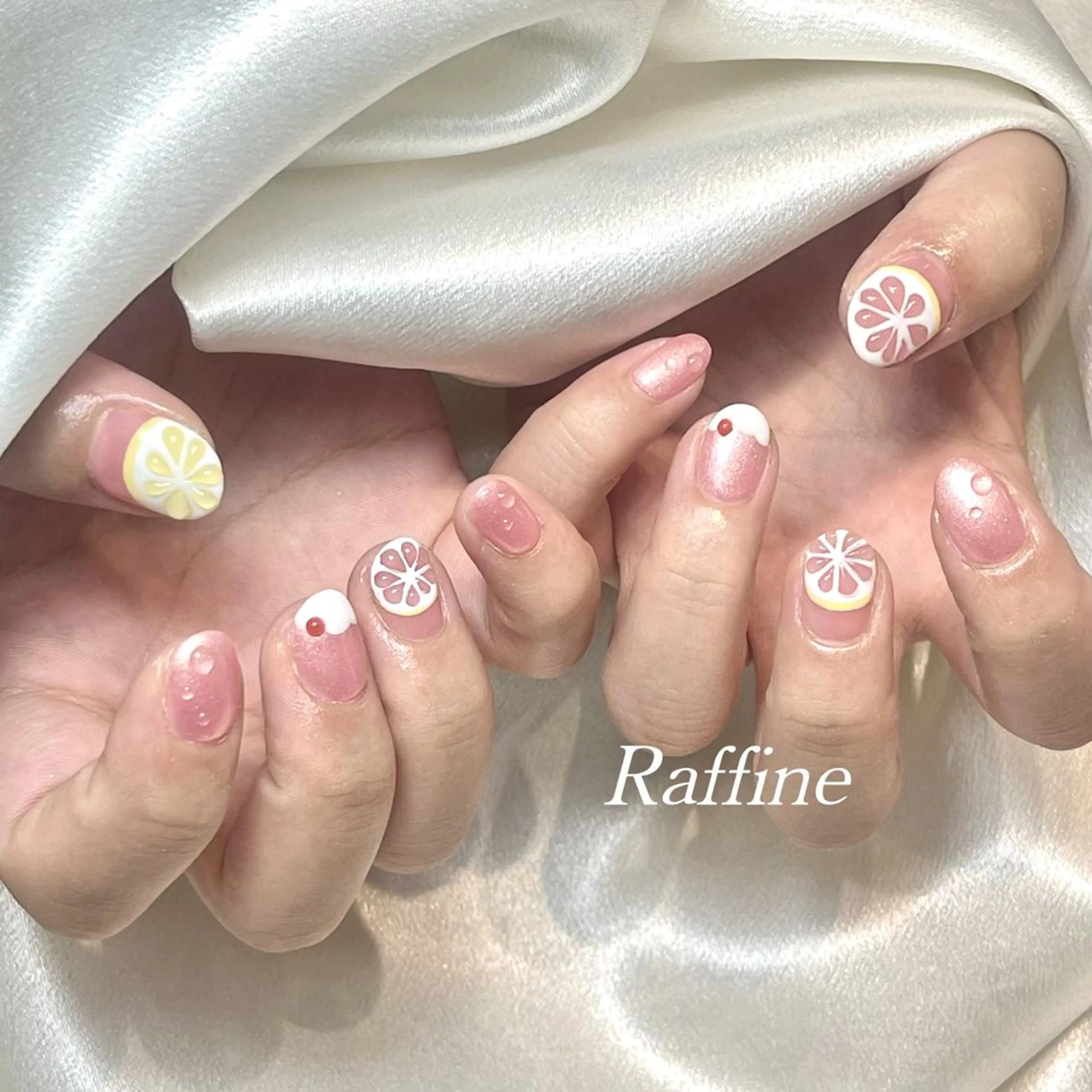 ネイル RAFFINE 月🦋🩵のネイルデザイン