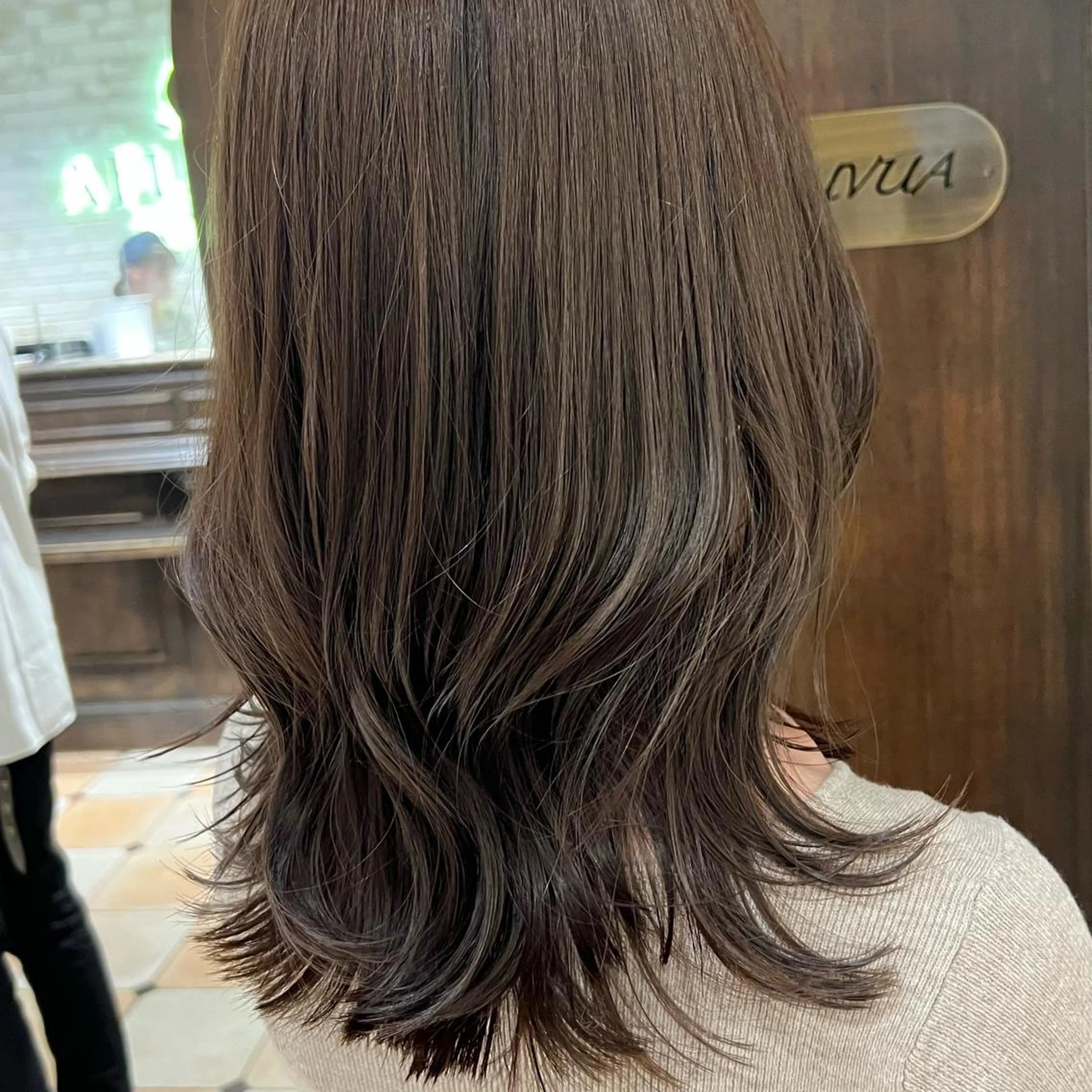 セミロング レイヤーカット カット ヘアカラー トリートメント 🧡くびれヘア/前髪 顔周り🧡久原結衣のヘアスタイル