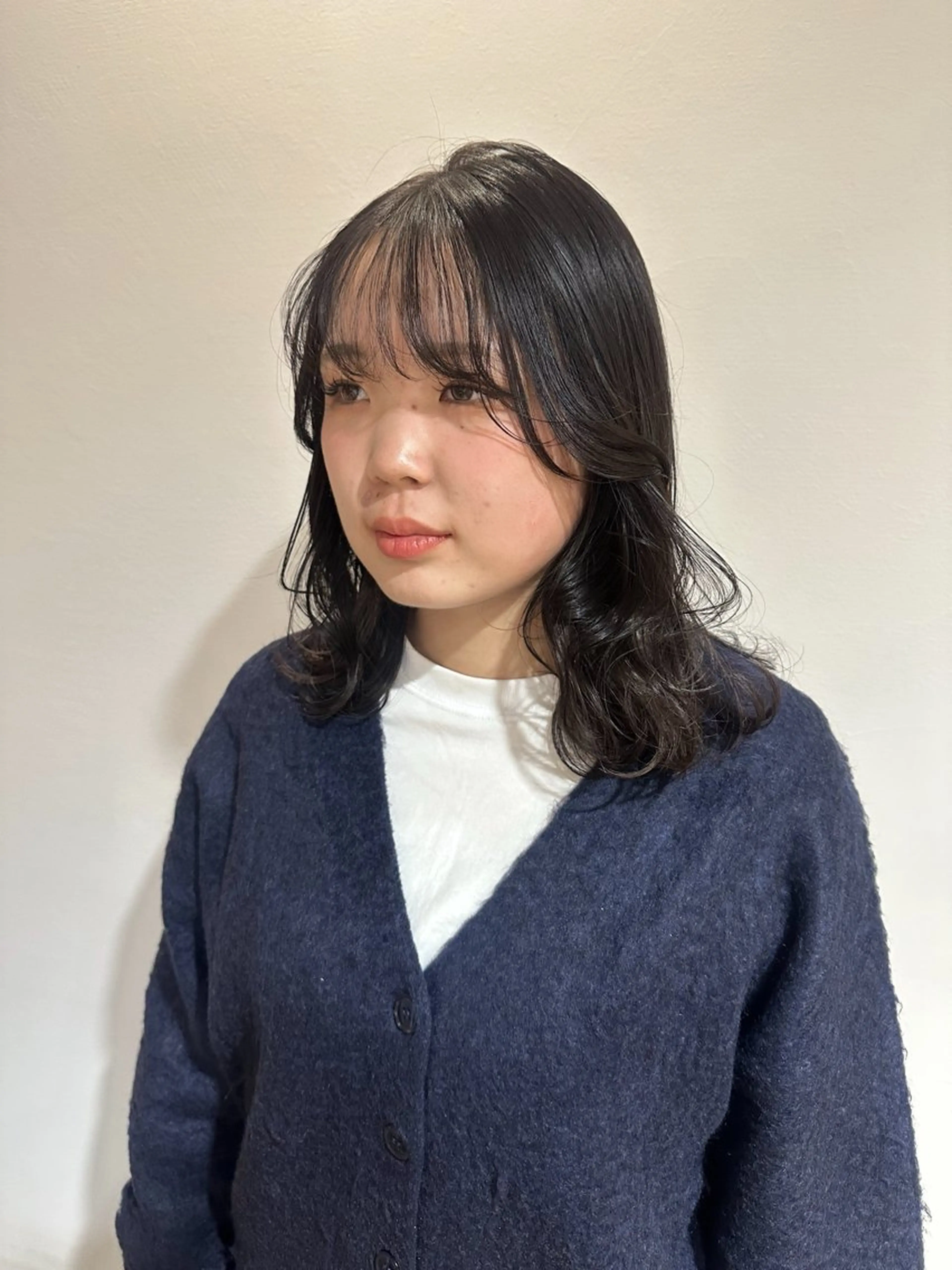 ミディアム カラー カット ヘアカラー トリートメント 塩澤 榛奈のヘアスタイル