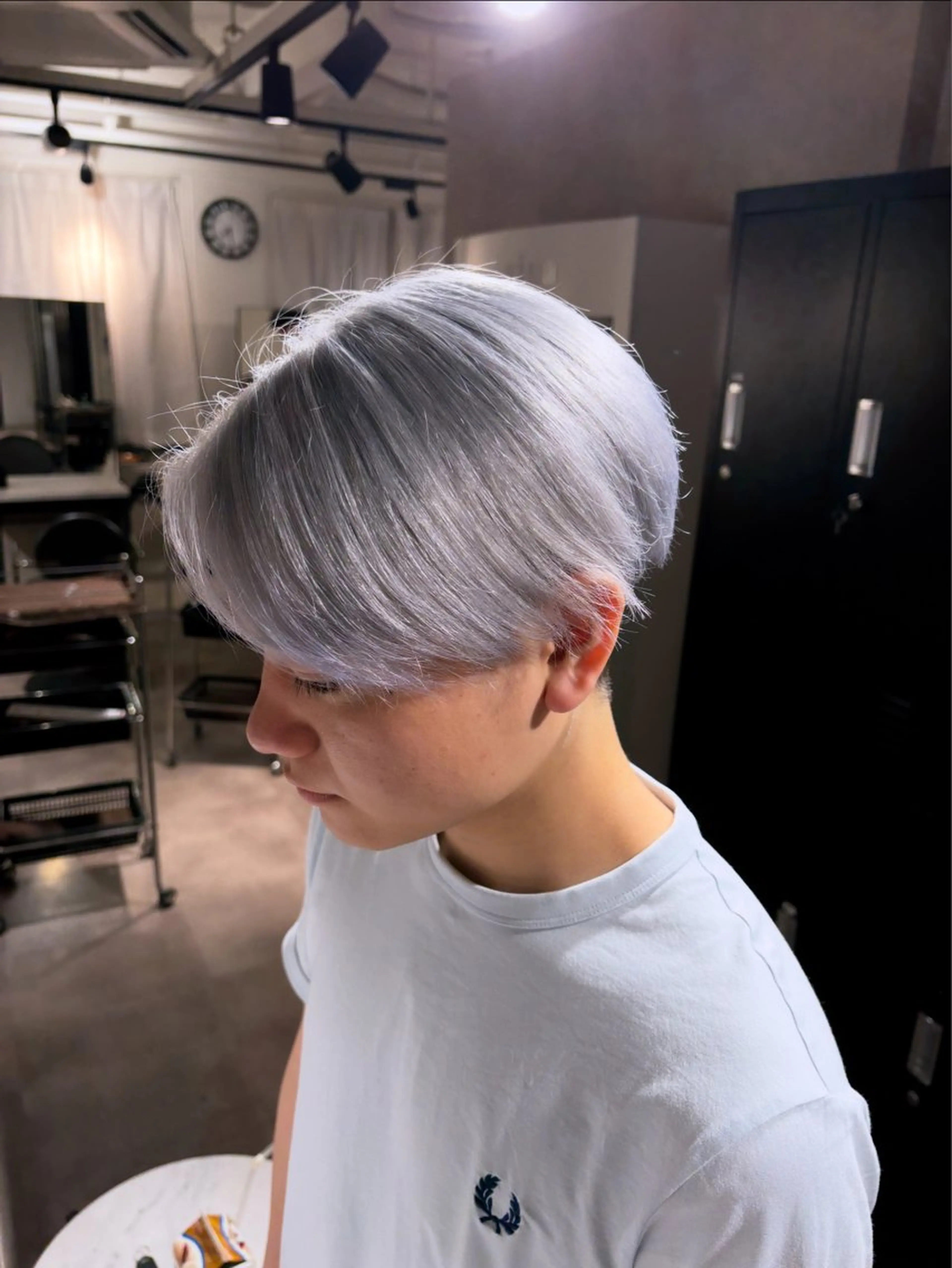 カラー メンズ シルバー ヘアカラー Seleneコウキ ブリーチ/ハイトーンのヘアスタイル