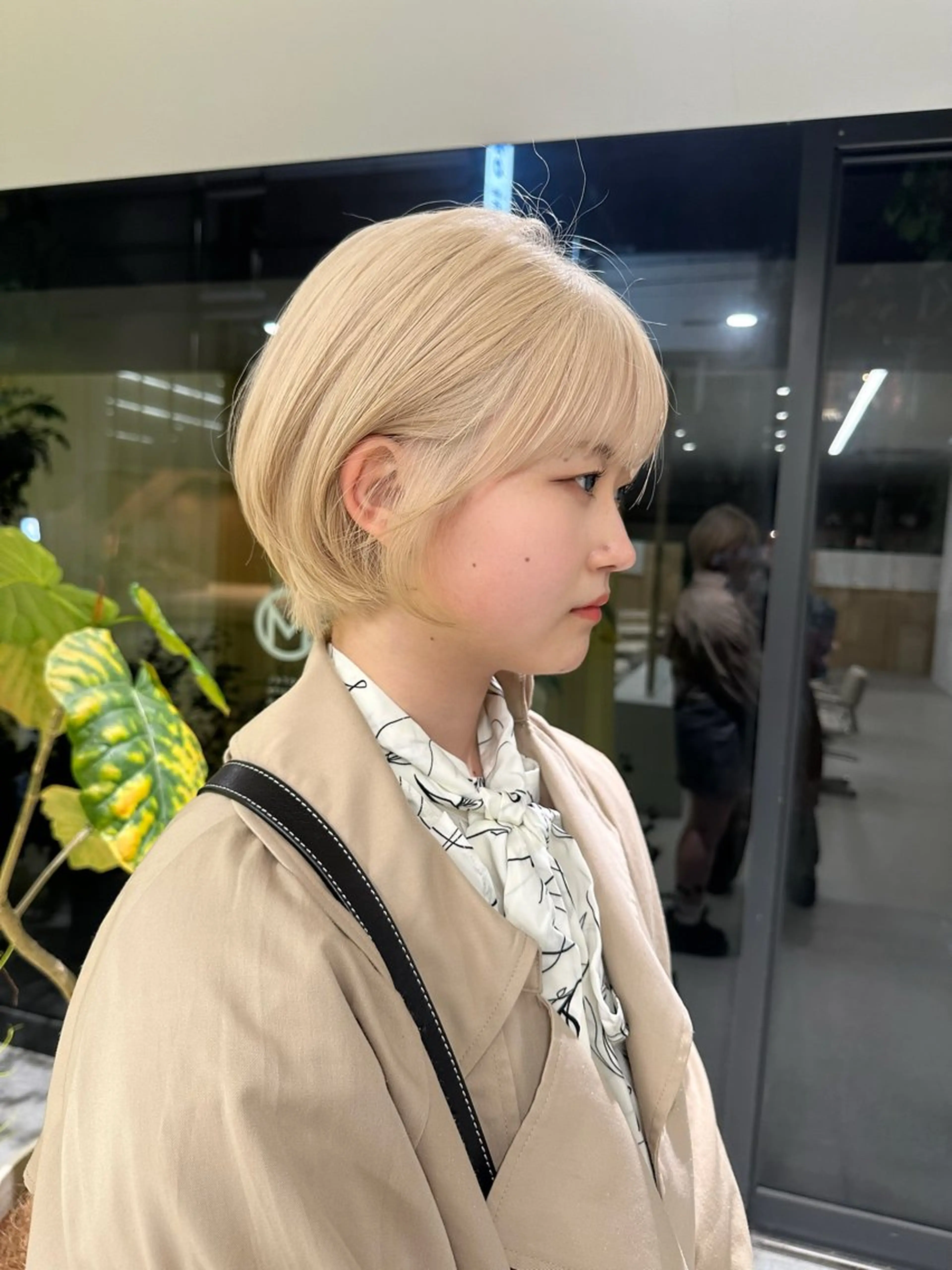 ショート カラー ヘアカラー トリートメント M所属・ハイトーン/透け感 カラー🎀真香のヘアスタイル