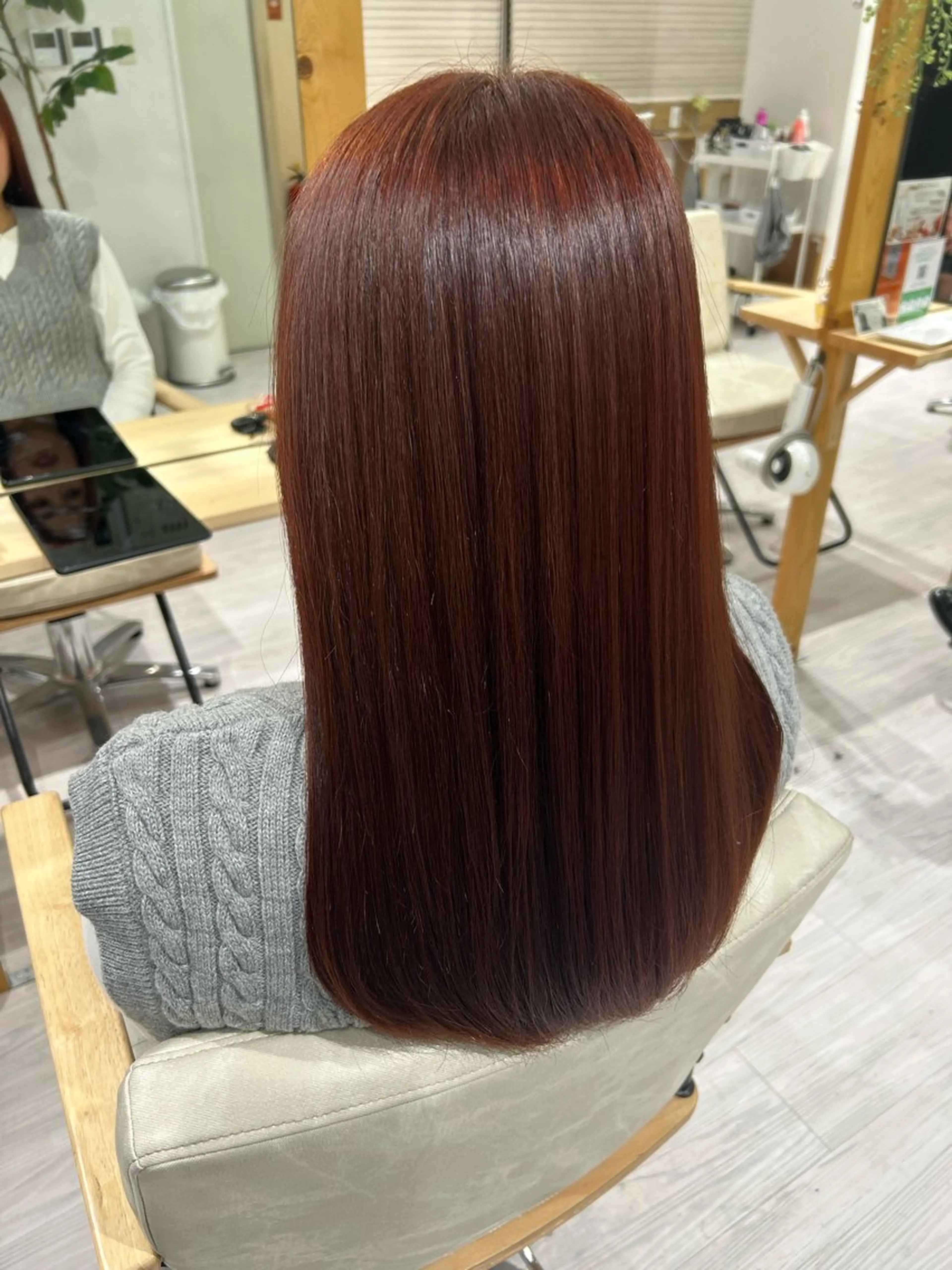 セミロング カラー オリーブ・赤み消し 💚MAKOTO💚のヘアスタイル