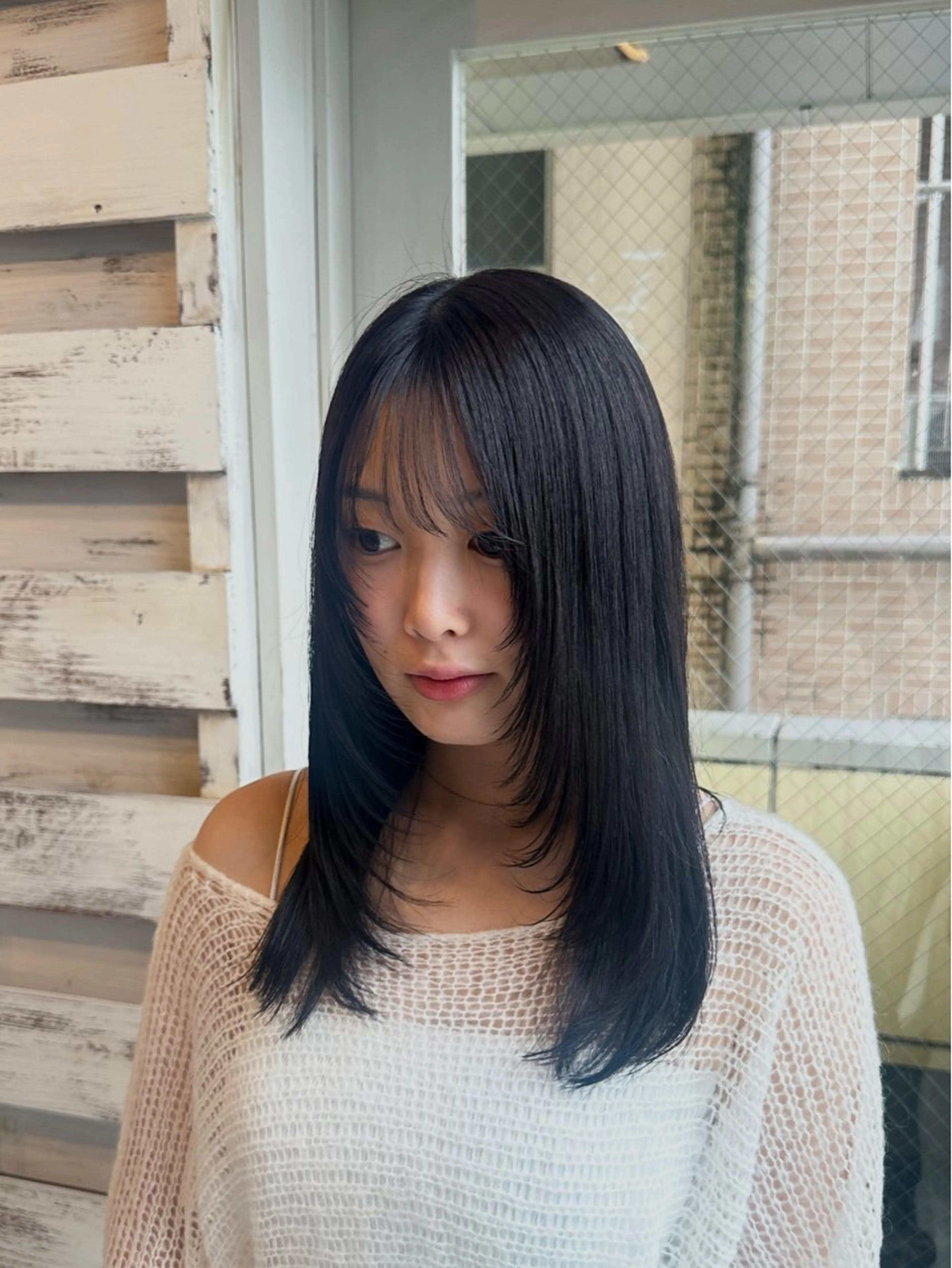 ミディアム カラー 黒髪 顔まわりレイヤー 顔周りカット レイヤーカット カット ヘアカラー Y U  Iのヘアスタイル