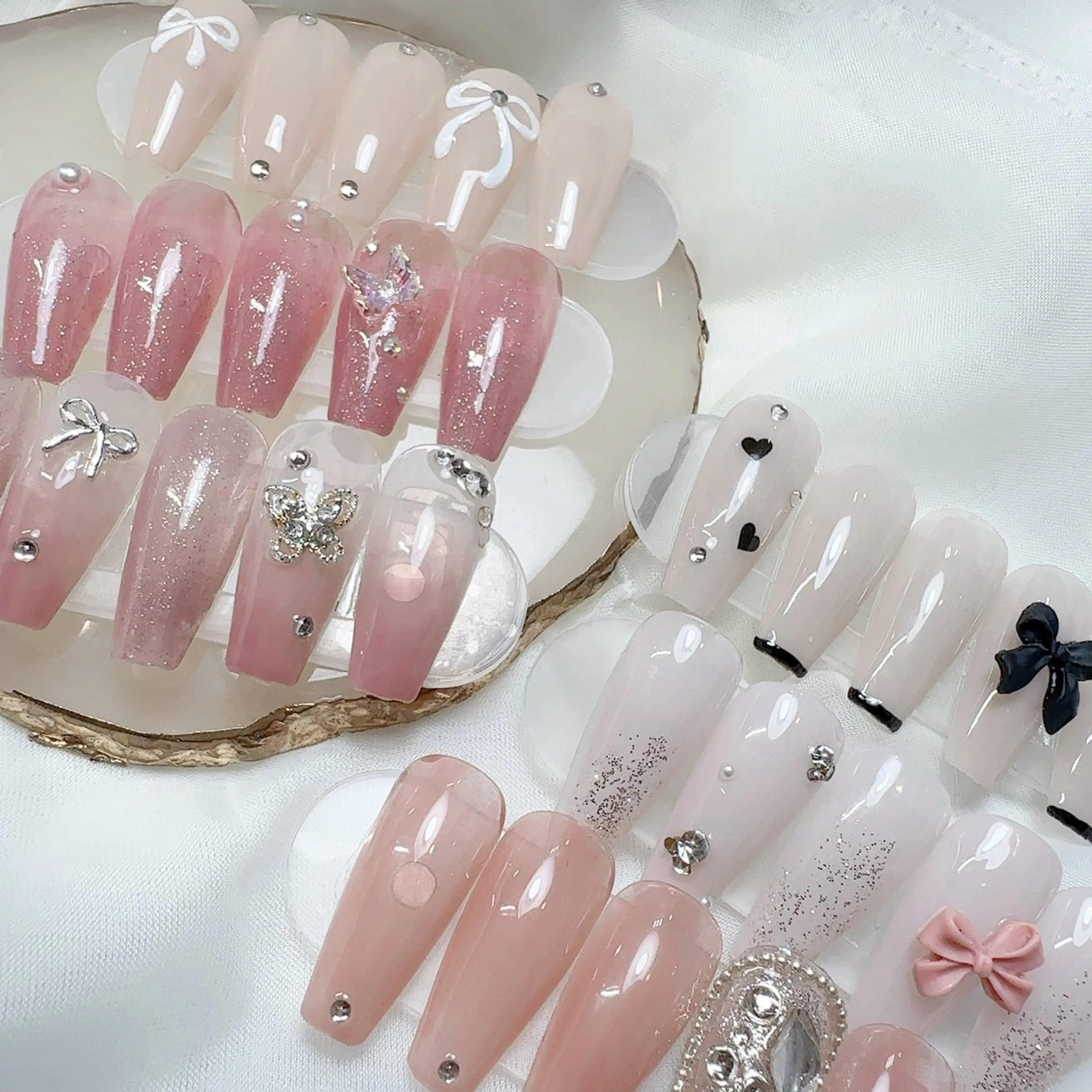 ネイル ハンドネイル ハンドケア AKI ♥︎のネイルデザイン