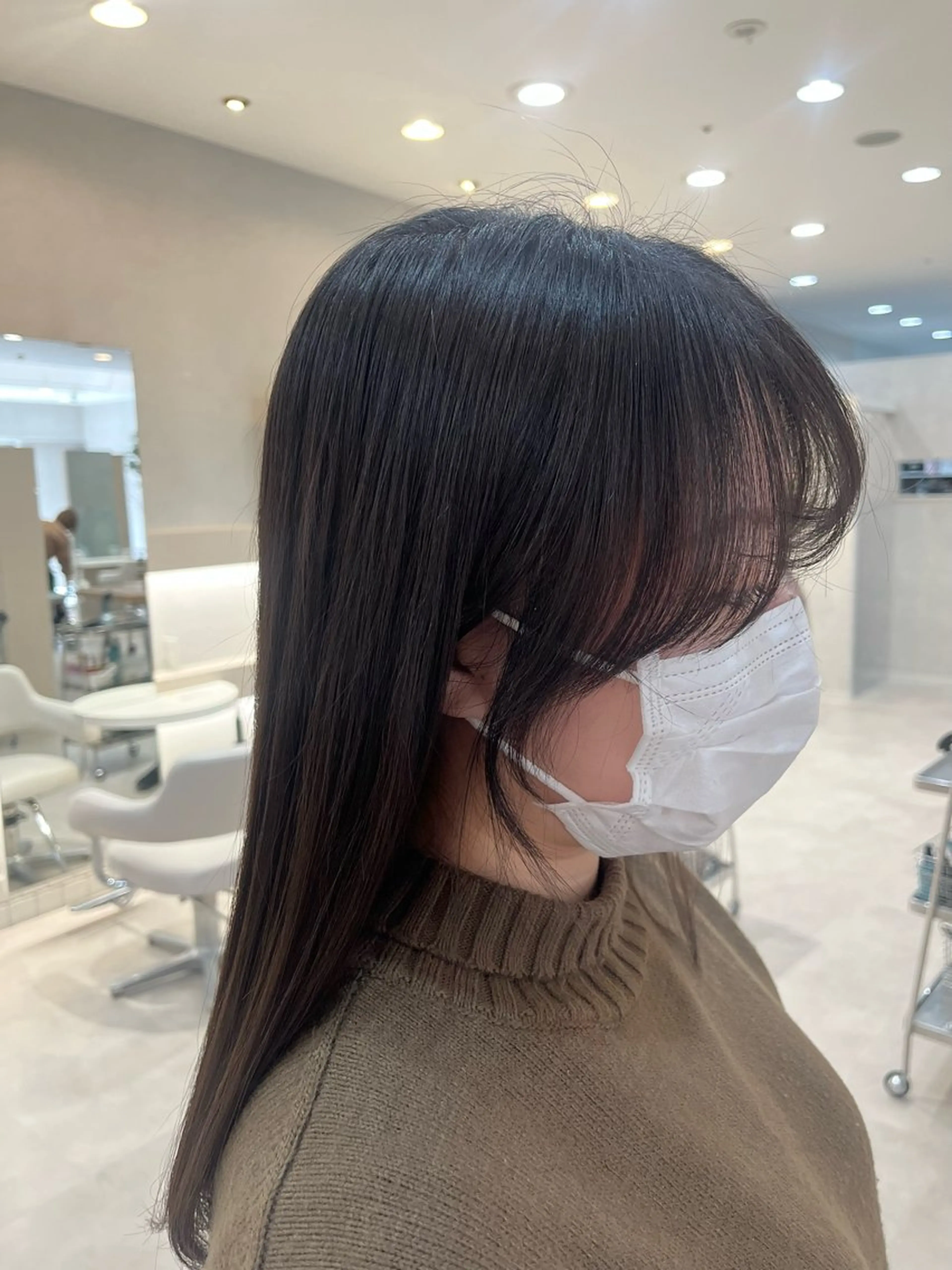 セミロング 顔周りカット 小顔カット 関 琴美のヘアスタイル