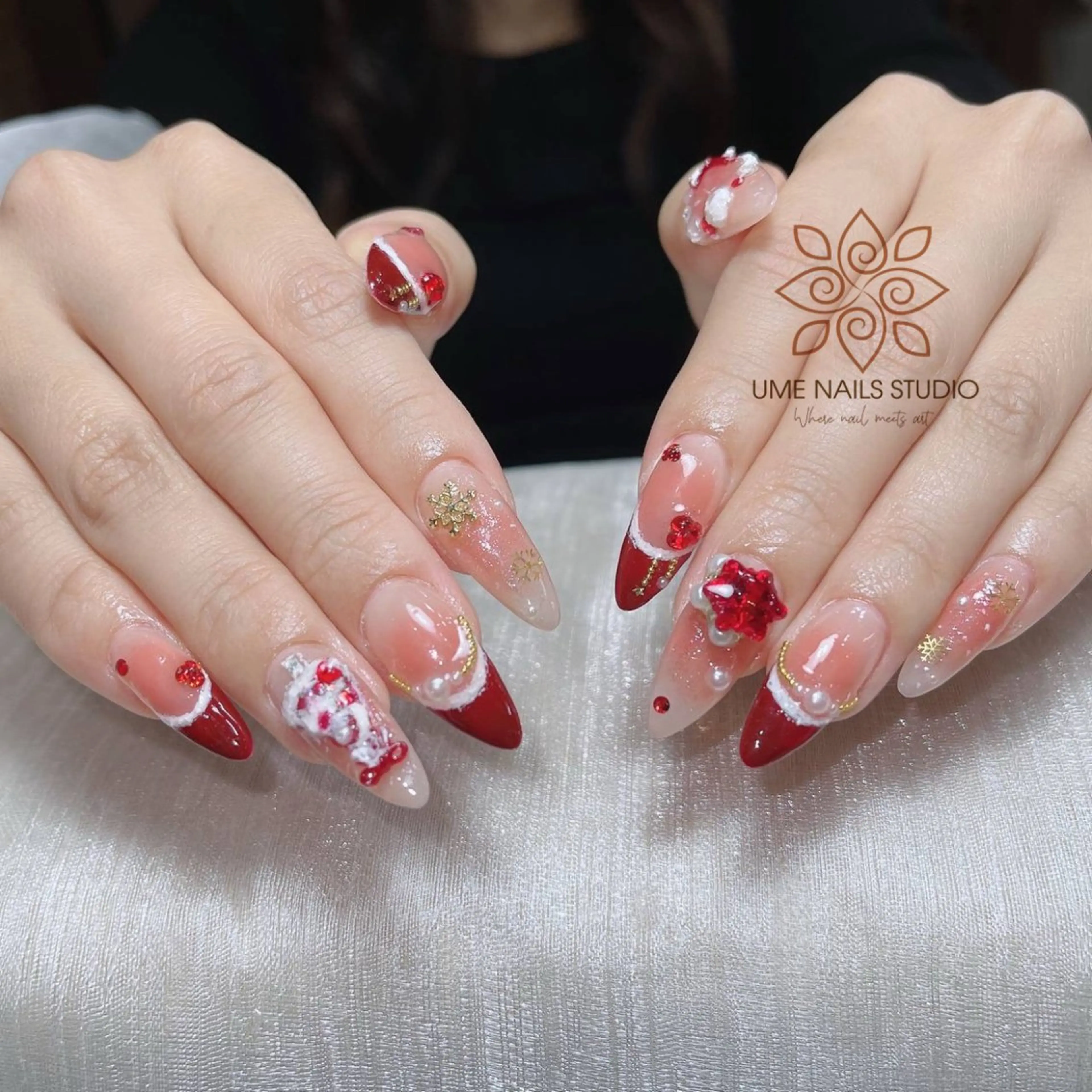 ネイル チークネイル クリアネイル ガーリー キラキラネイル 韓国ネイル ハンドネイル Ume Nail Studioのネイルデザイン