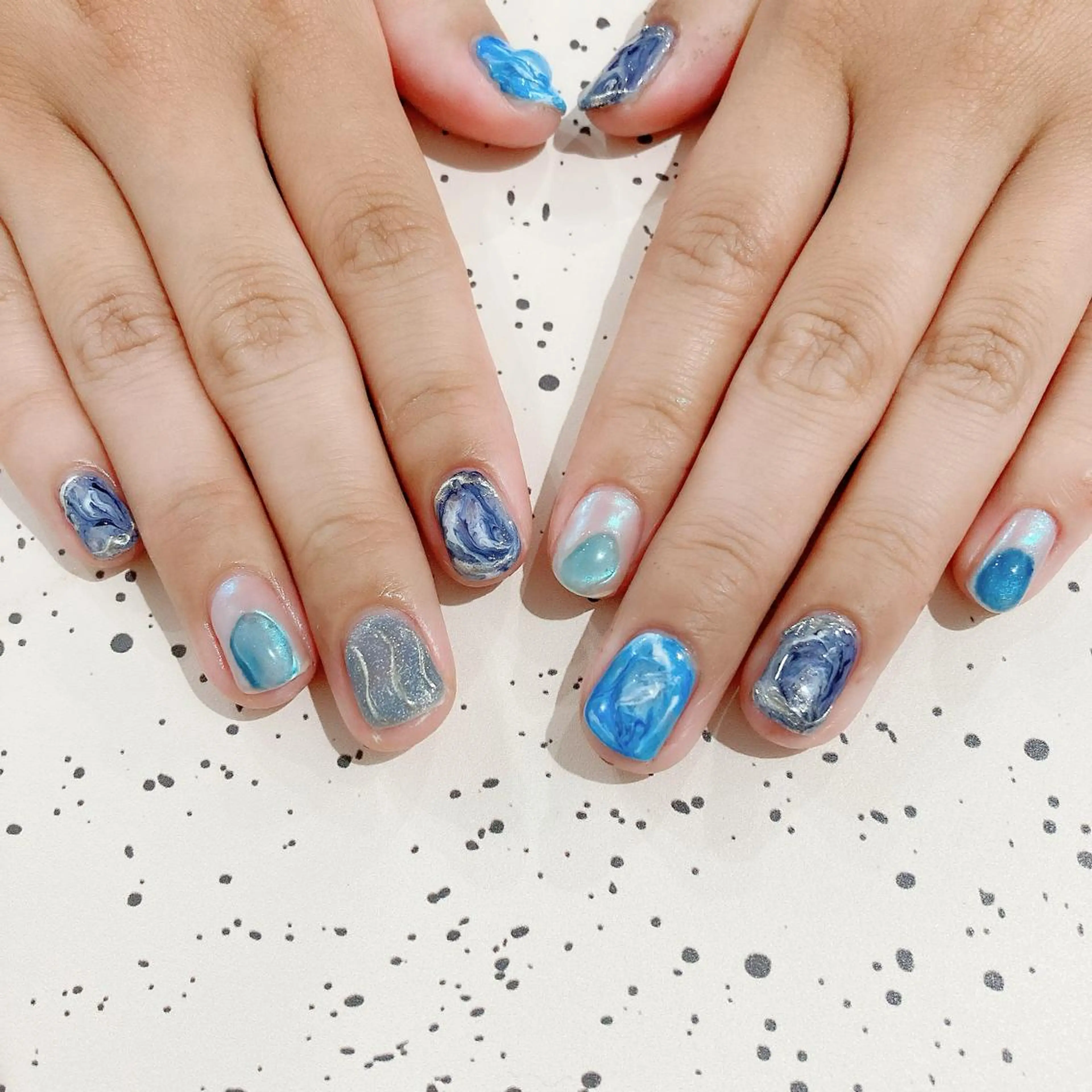 ネイル ブルー ジェルネイル ニュアンスネイル パラジェル ぷっくりネイル ハンドネイル Nail Kのネイルデザイン
