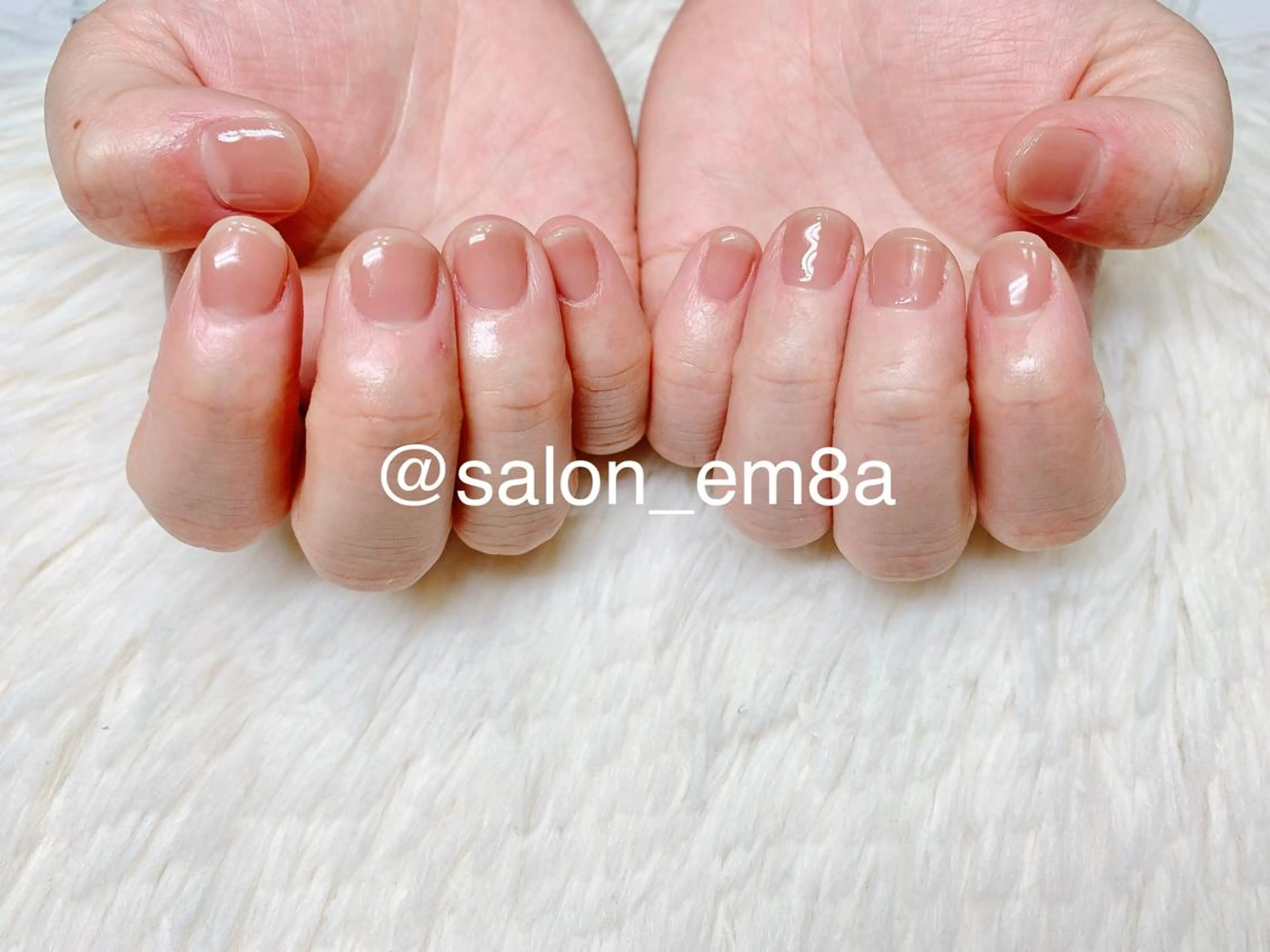 ネイル ジェルネイル オフィスネイル ワンカラーネイル ハンドネイル salon EM&A emiのネイルデザイン