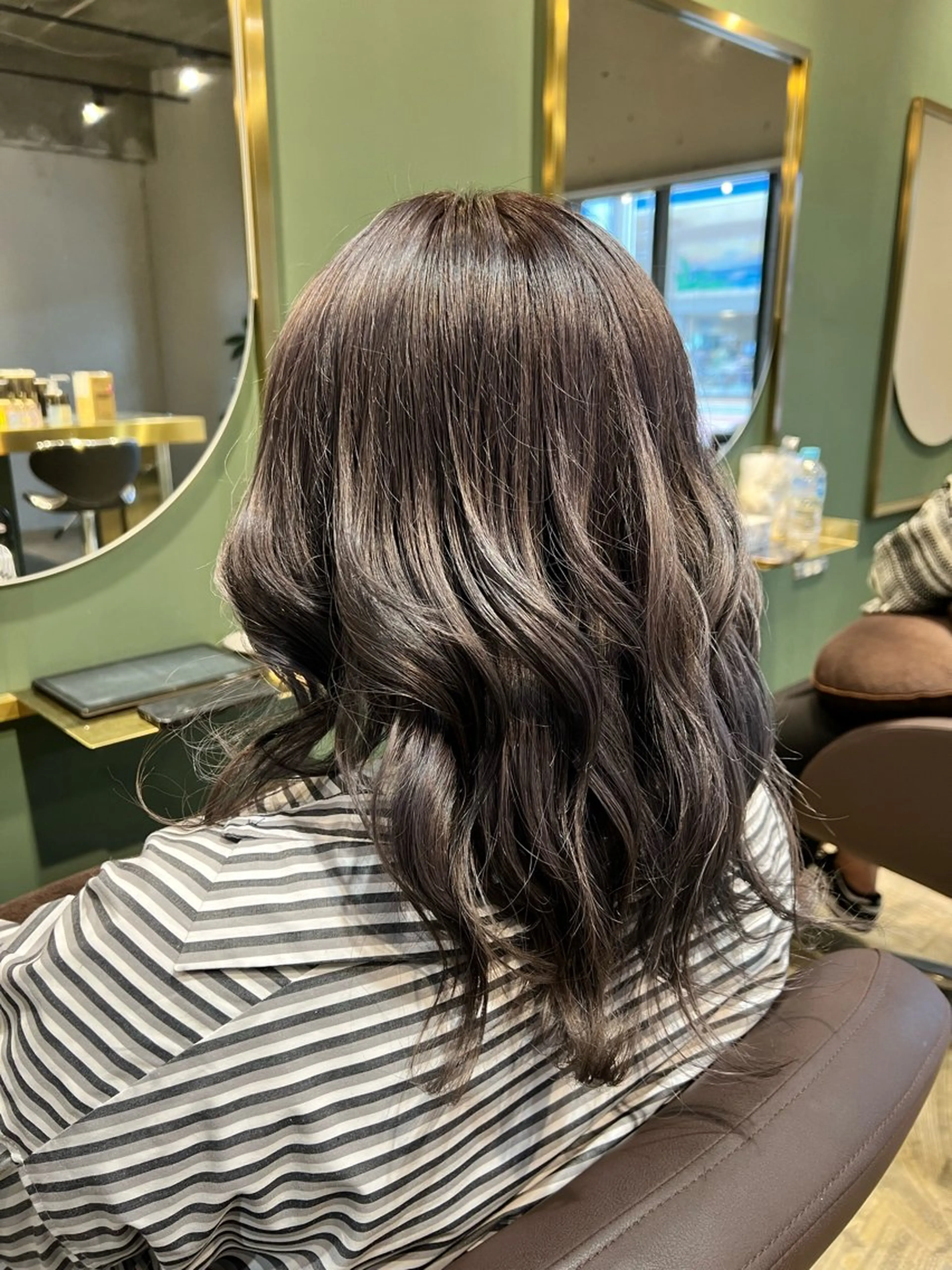 ミディアム カラー 透明感カラー ヘアカラー トリートメント ヘッドスパ カラースペシャリスト しょう🧑🏼‍🎨のヘアスタイル