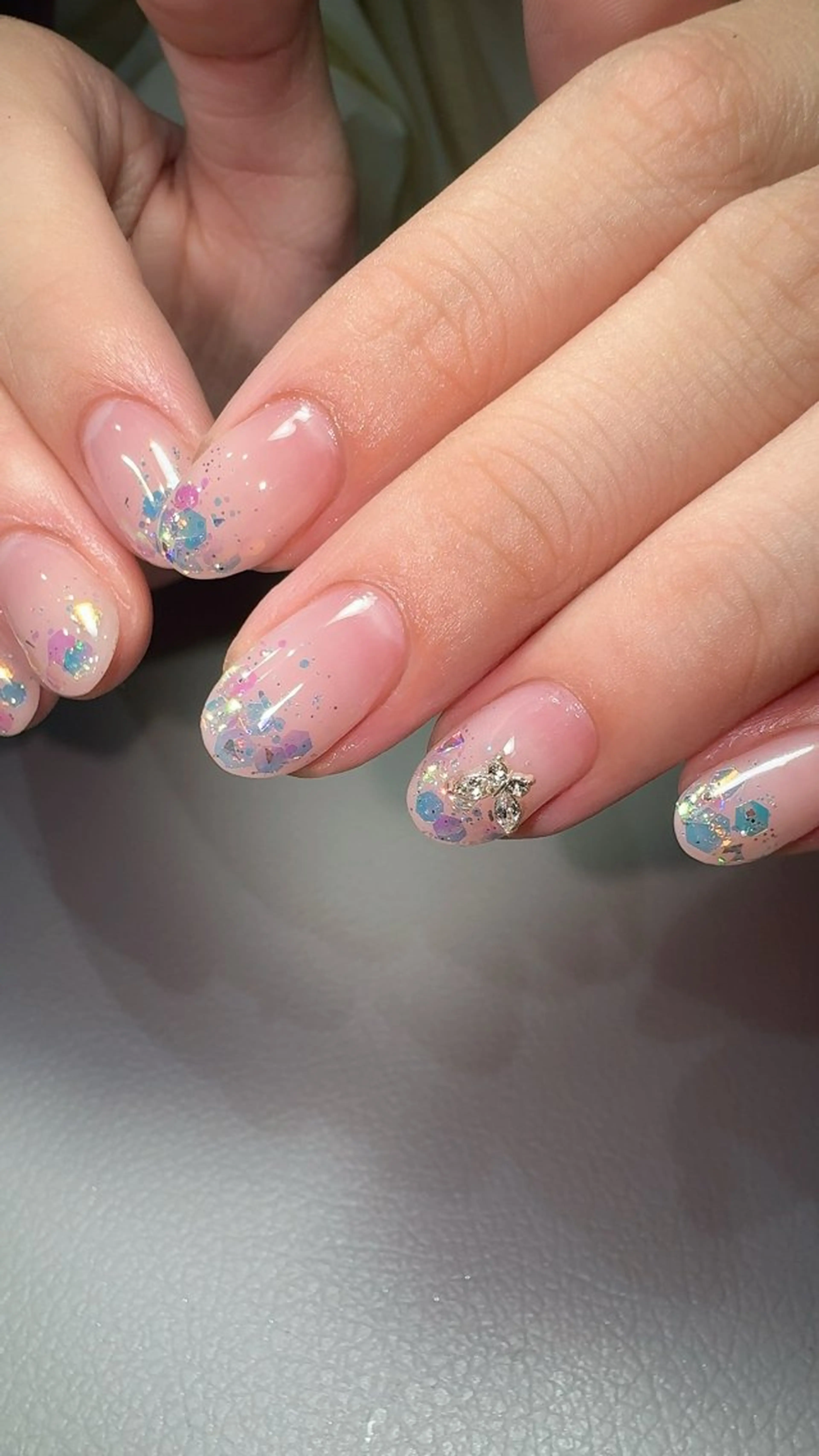 ネイル ホログラムネイル キラキラネイル nailsalon urüm (ウルム)のネイルデザイン