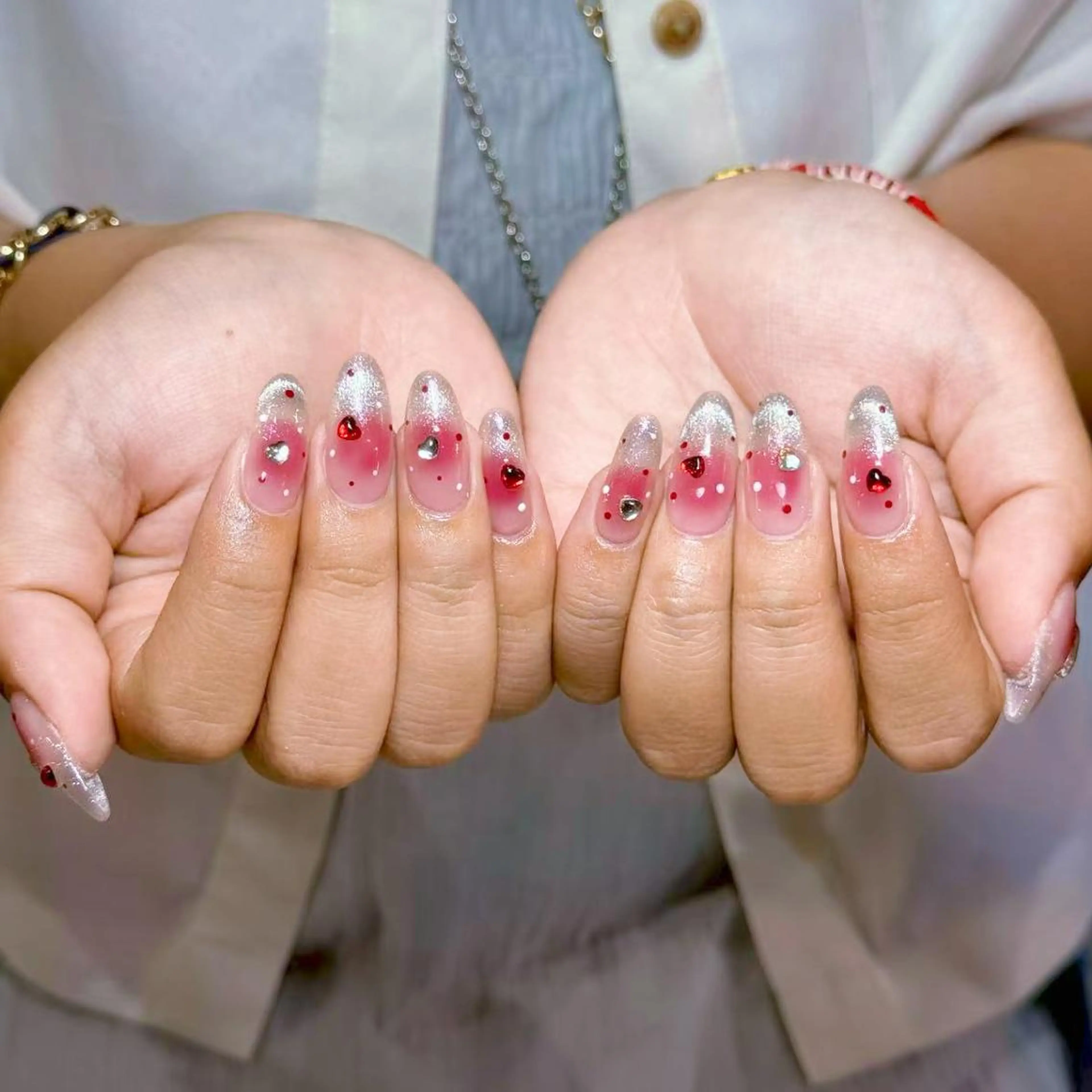 ネイル アートネイル オーロラネイル ガーリー キラキラネイル マグネットネイル ハンドネイル YOYO 💅のネイルデザイン