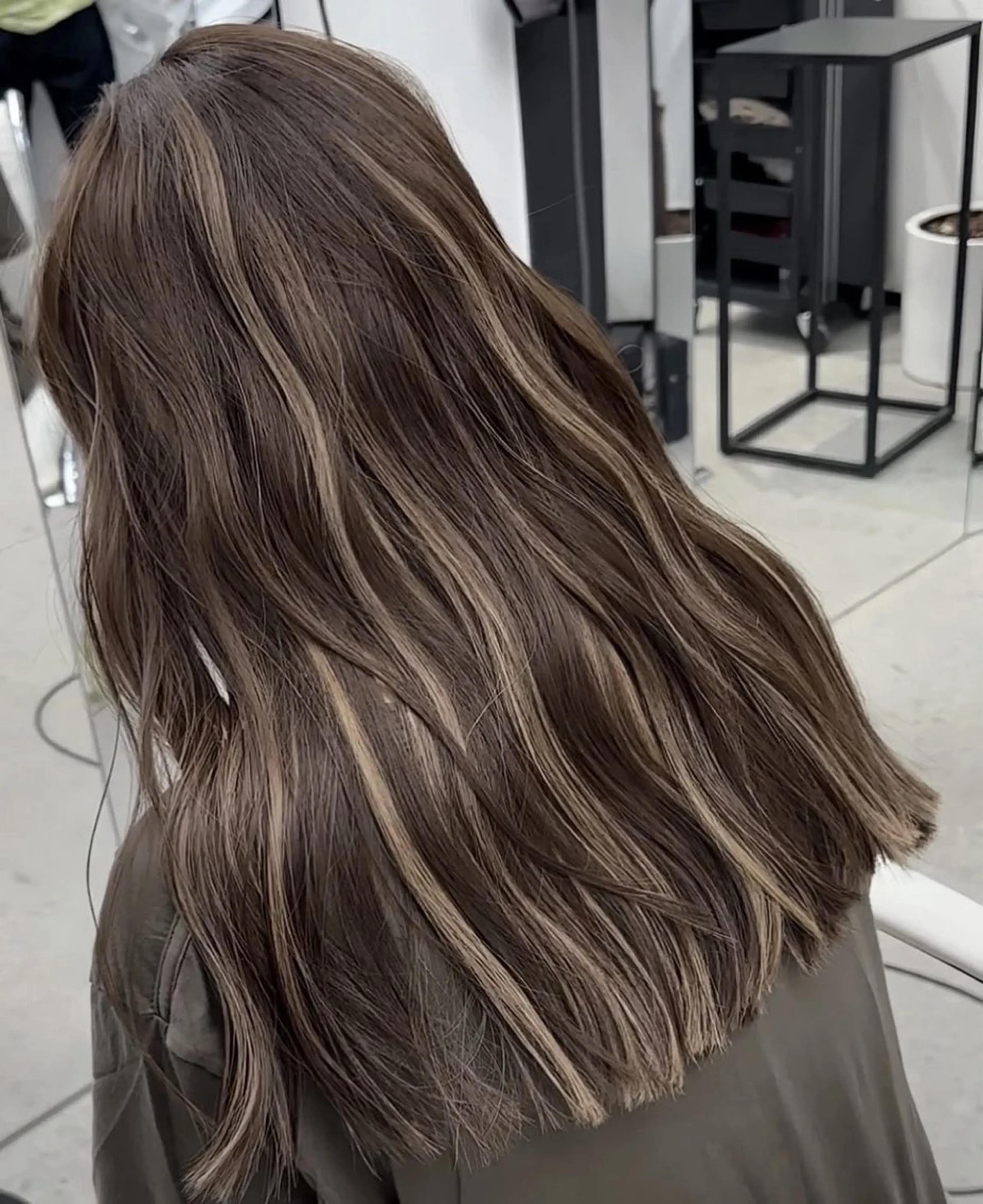 ロング カラー 小川結子 NEROのヘアスタイル