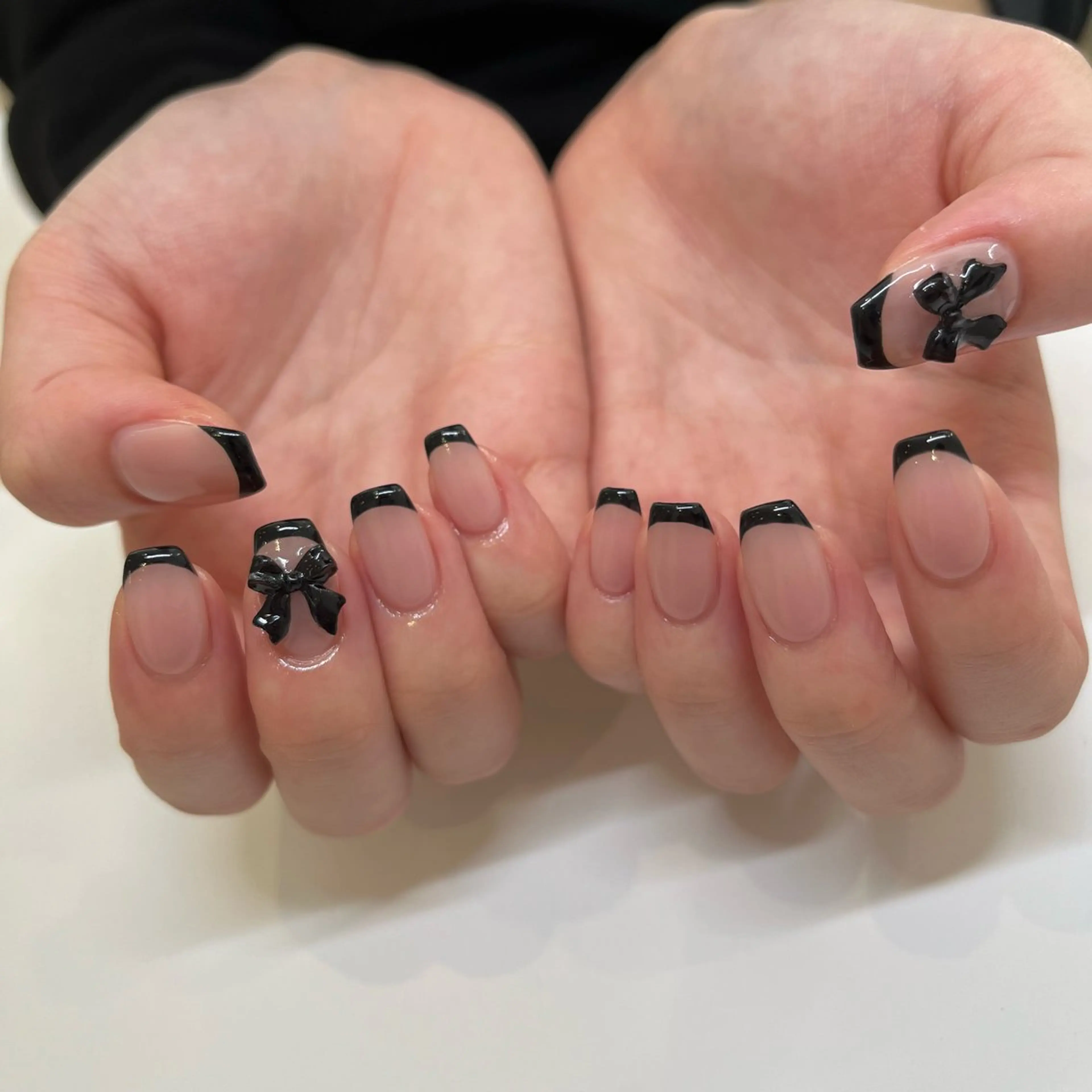 ネイル フレンチネイル リボン 杏花梨 ROCCOnailのネイルデザイン