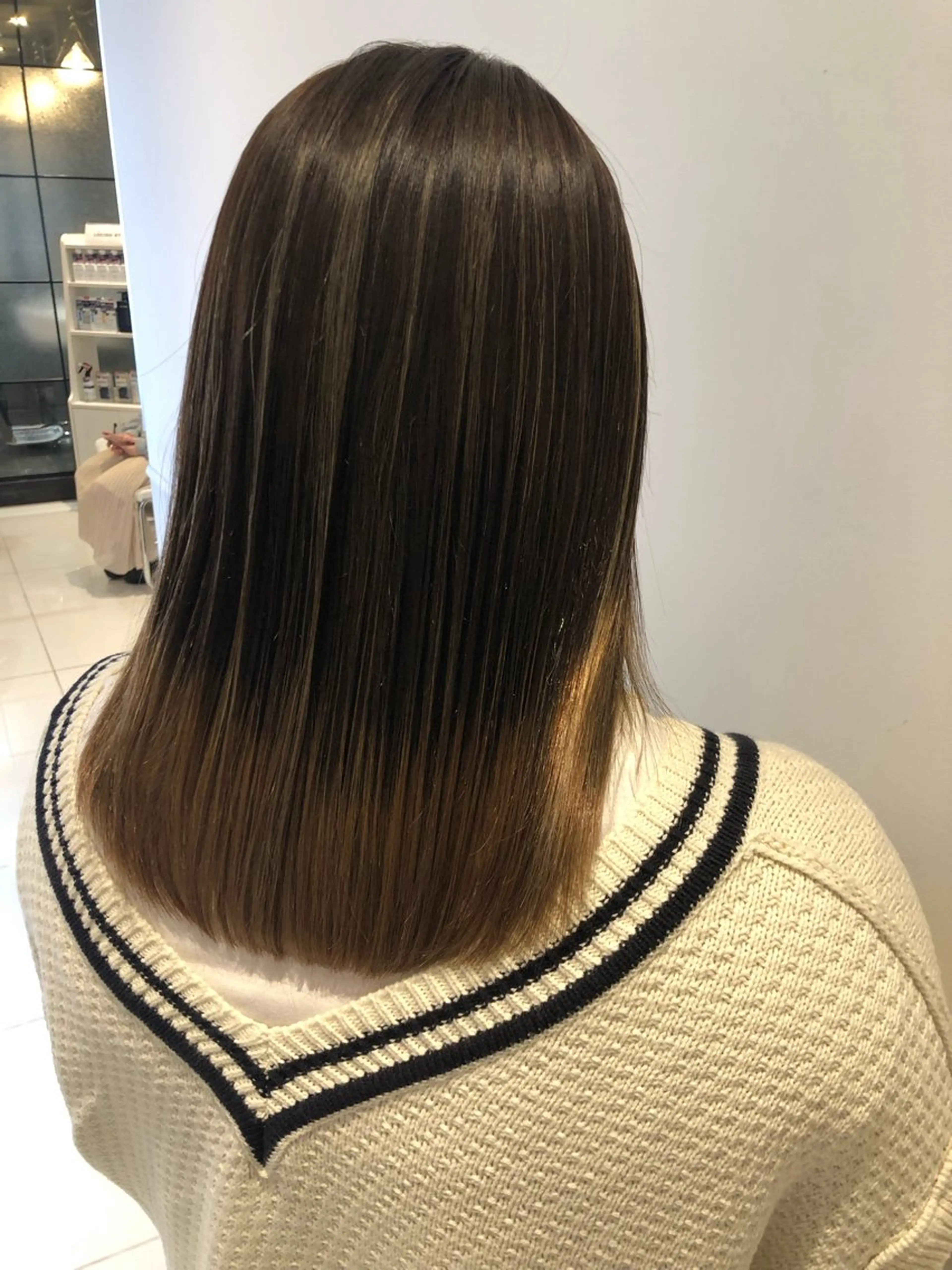 ミディアム カラー -5歳大人ﾊｲﾗｲﾄ ✨津嘉山のヘアスタイル
