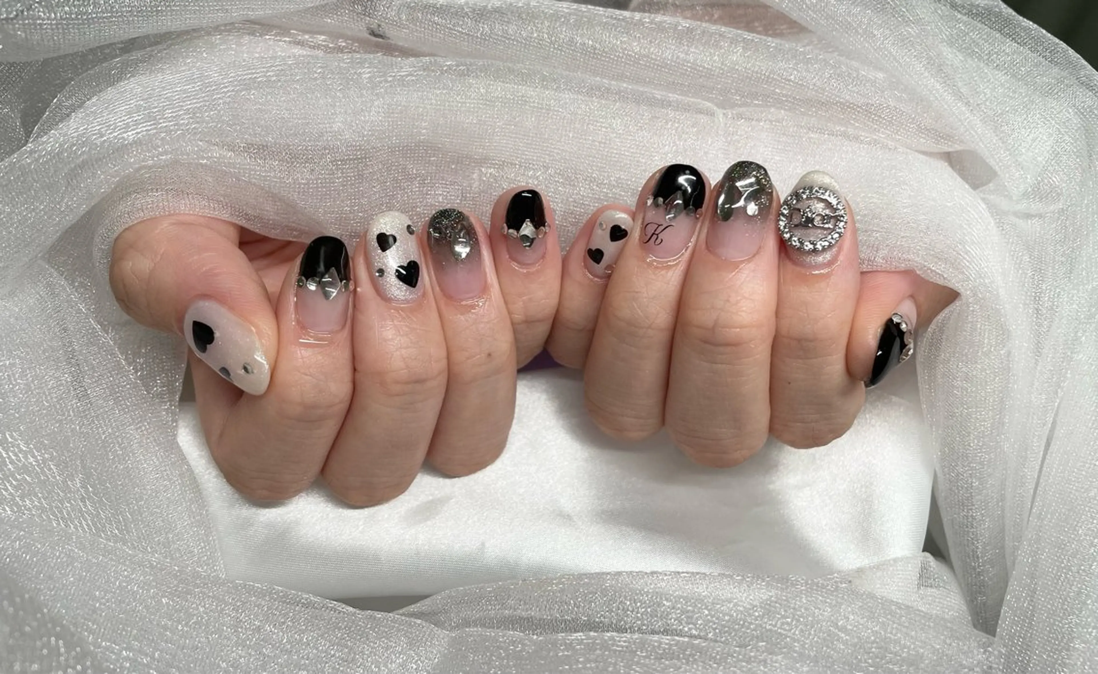 ネイル ハンドネイル Roi〈ロワ〉 Minakoのネイルデザイン