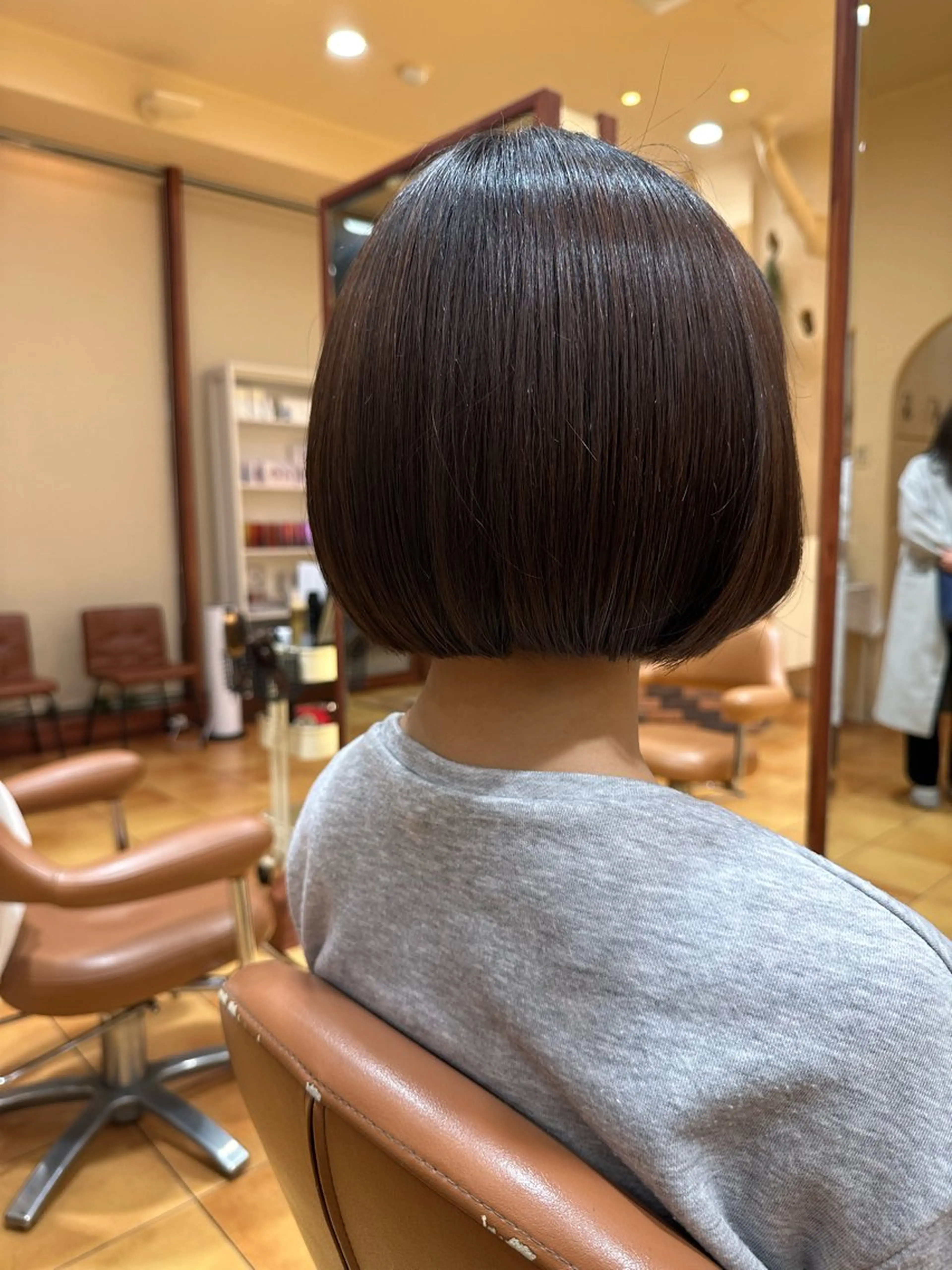 ミディアム とうい/パーマボブ/ くせ毛/丸みボブのヘアスタイル