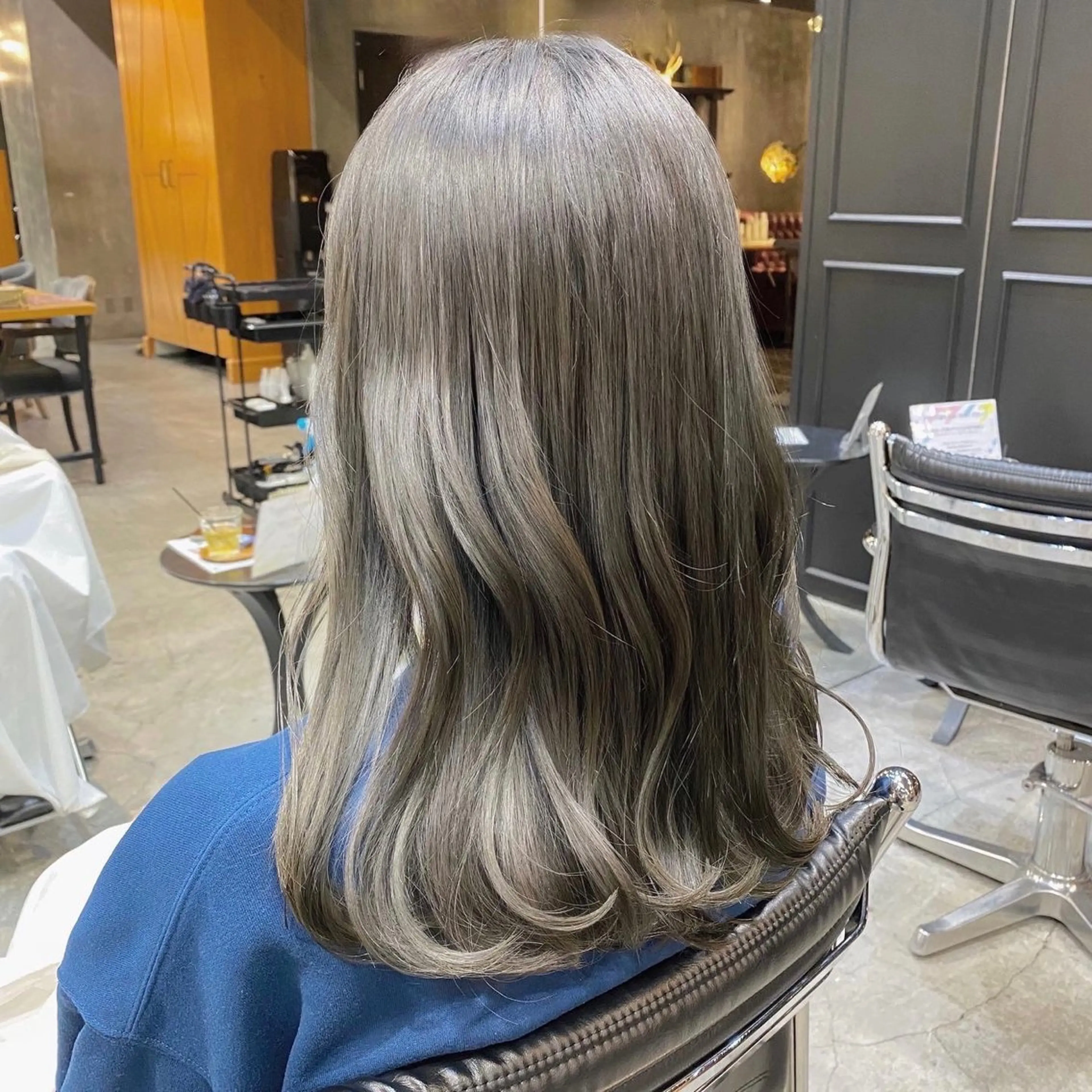 セミロング カラー ブリーチ ダブルカラー グレージュ カーキグレージュ ブリーチなしカラー カット ヘアカラー ブリーチなしダブル カラー🧸🐺陽介のヘアスタイル
