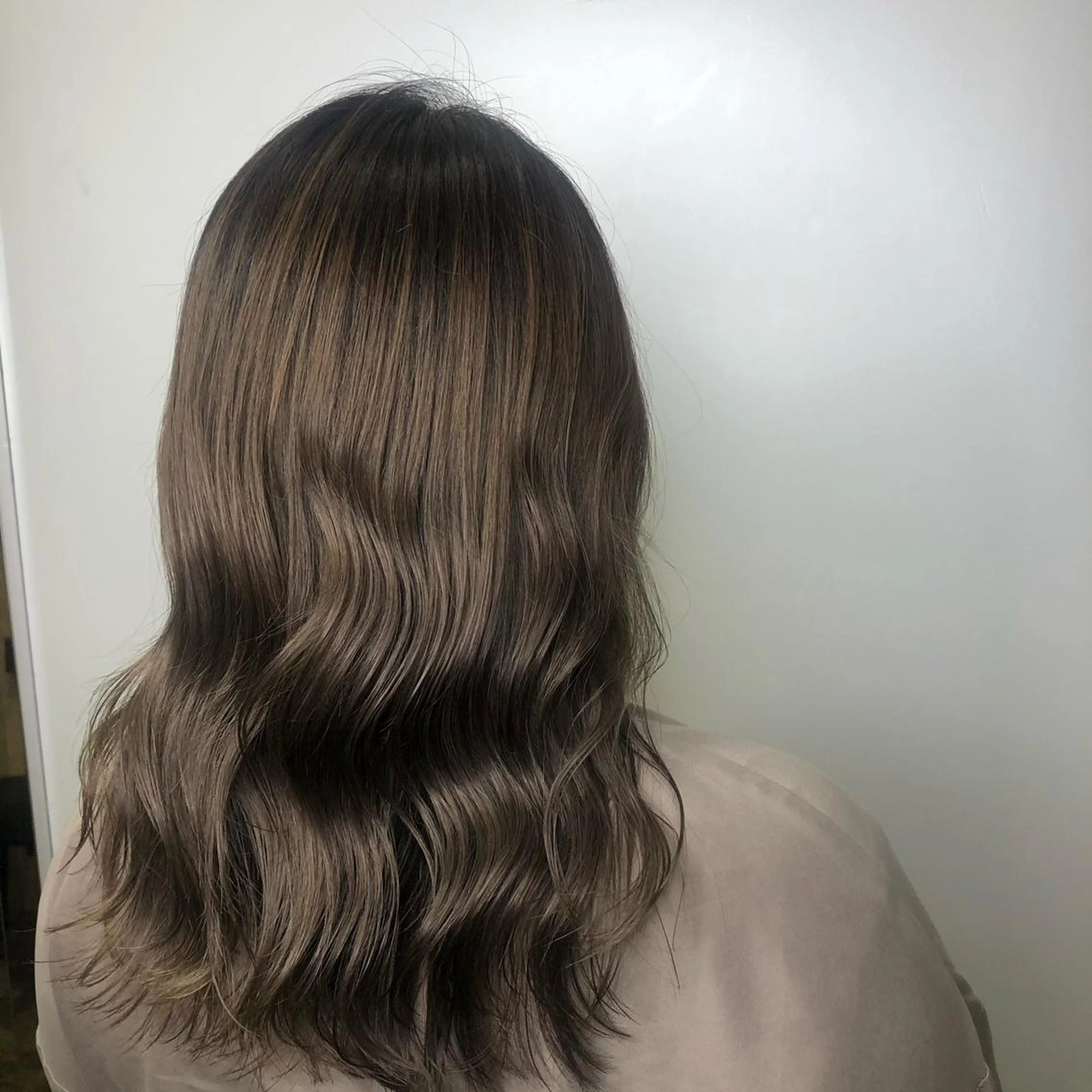 ミディアム カラー ベージュカラー 透明感カラー オリーブベージュ カット ヘアカラー トリートメント ✴︎赤み除去カラー daichi✴︎のヘアスタイル