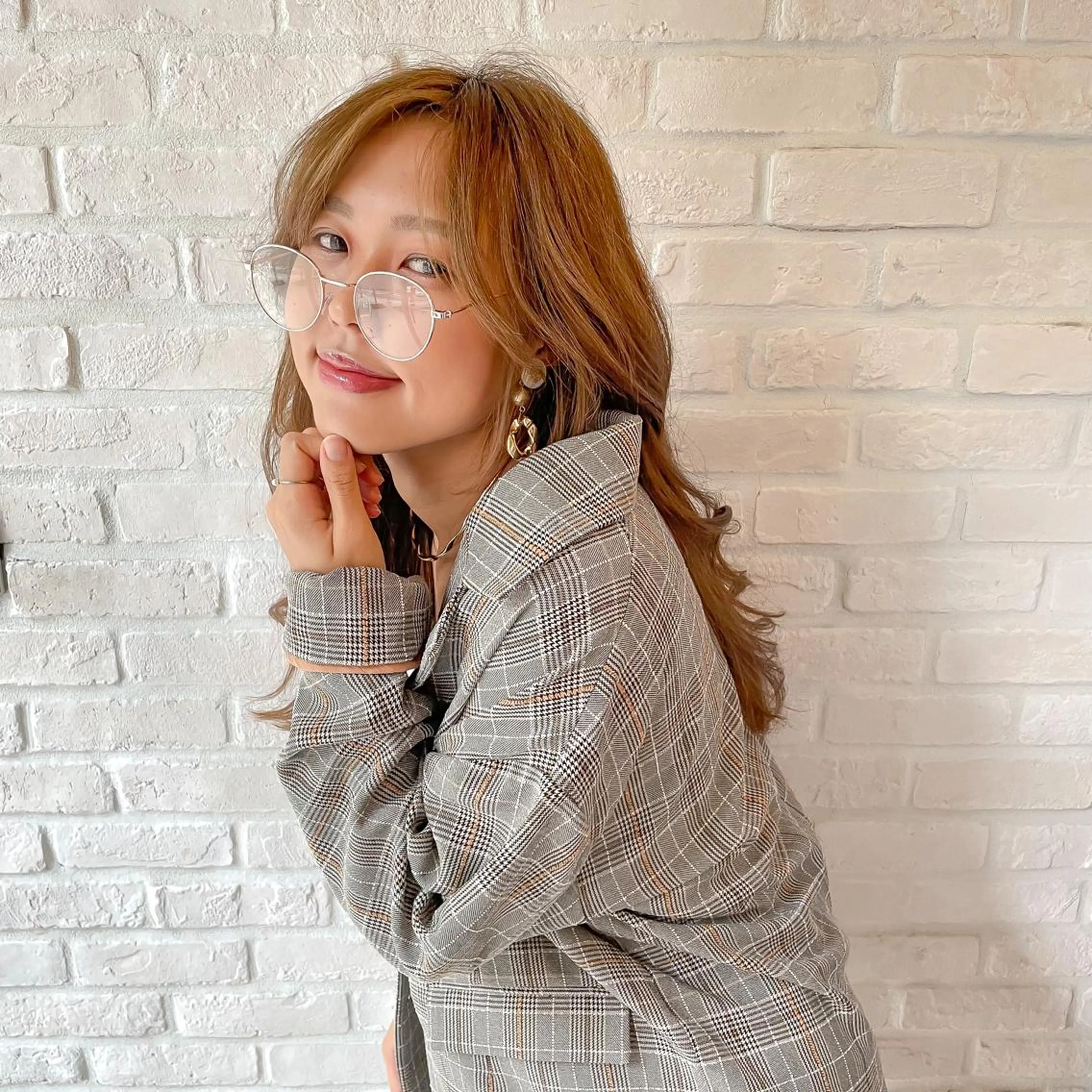 ロング カラー ヘアアレンジ ブラウンカラー くすみブラウン ヨシンモリ 飯塚 沙衣のヘアスタイル