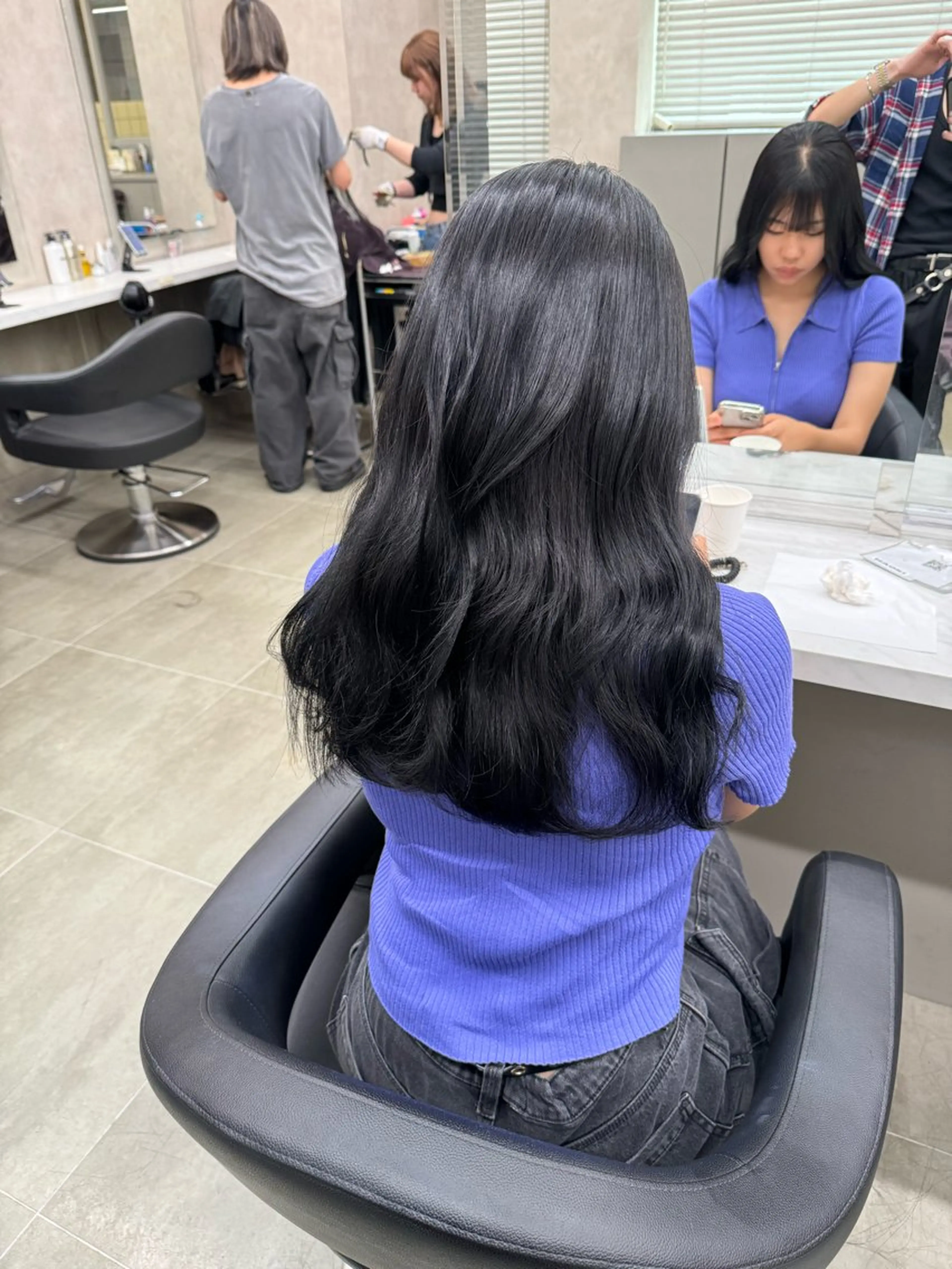 セミロング カラー ヘアアレンジ 透明感カラー レイヤーカット ヘアカラー トリートメント ヘッドスパ ヘアセット 顔まわりカット の達人のヘアスタイル