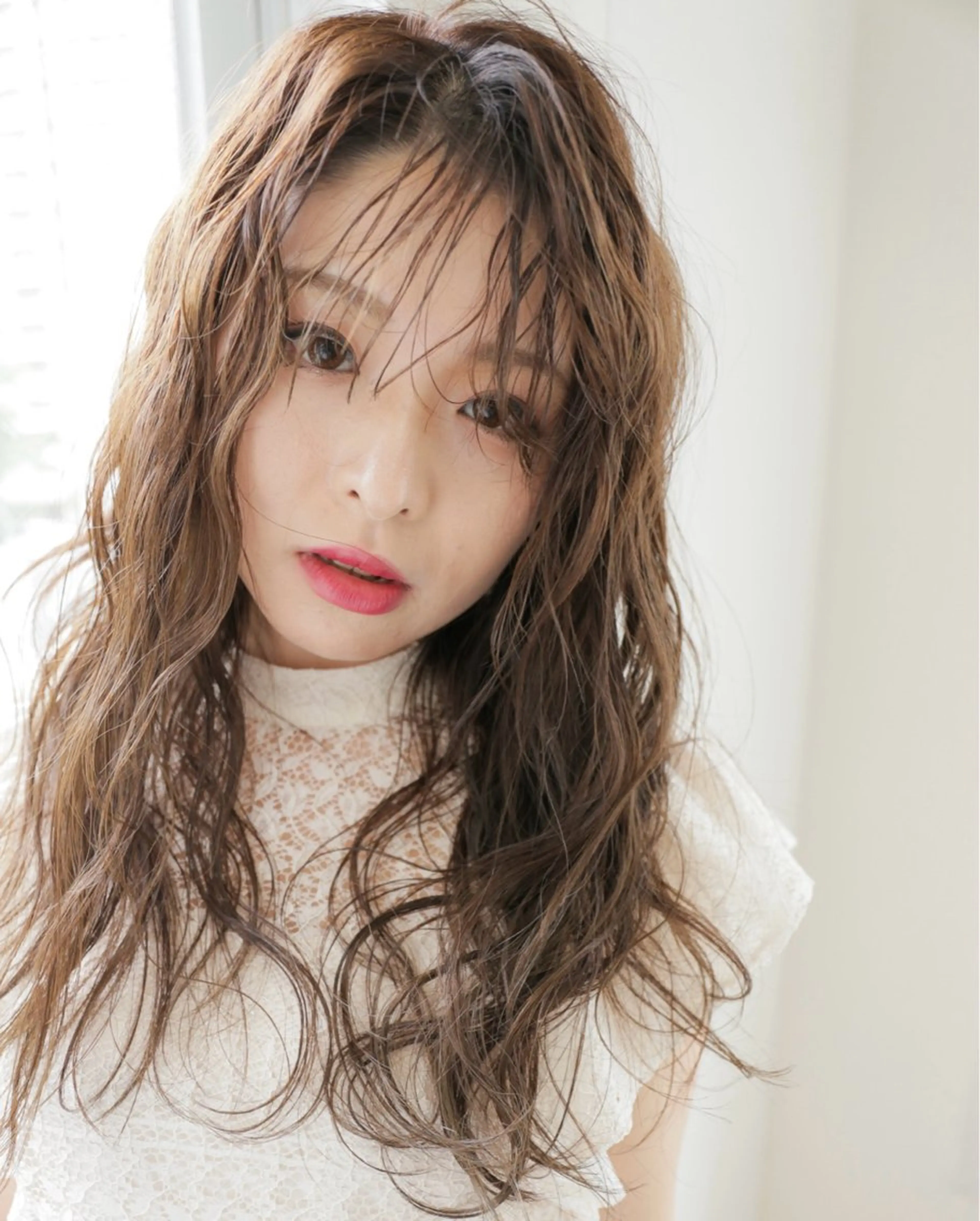 セミロング さいとう あやかのヘアスタイル