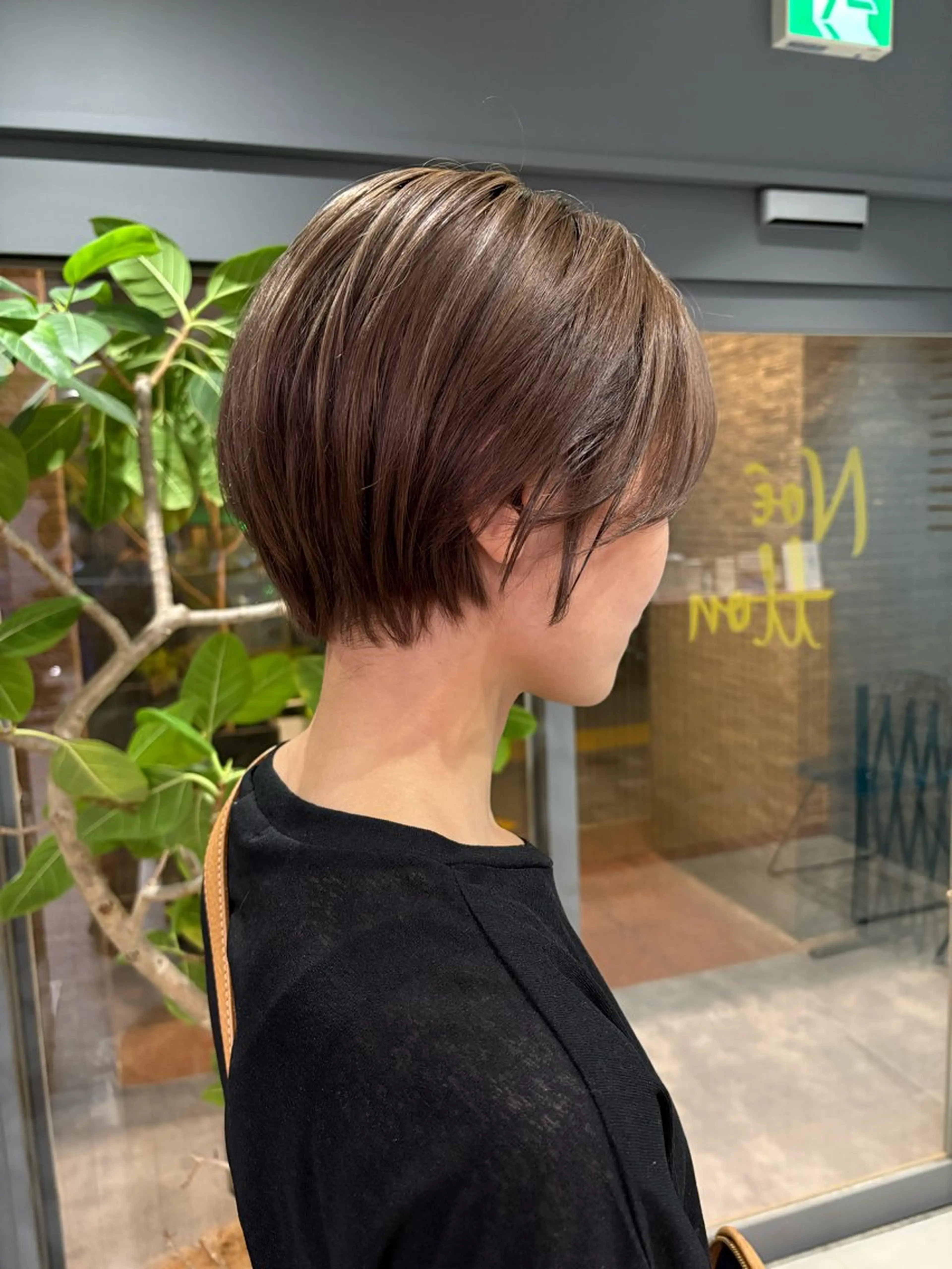 【🌟minimo特別価格🌟】🌻ショートカット+透明感カラー+オージュア3STEPトリートメント🌻の写真