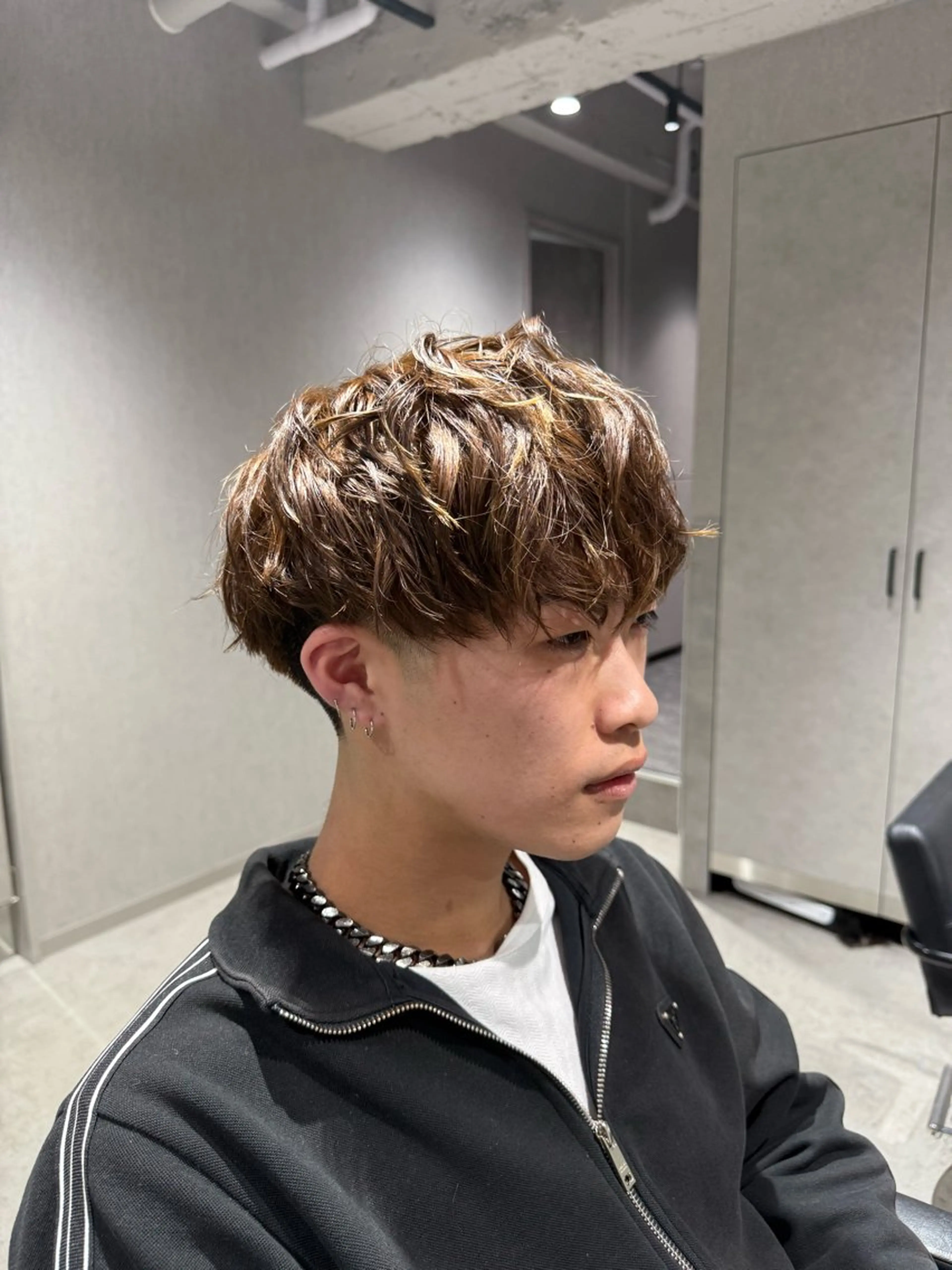 ショート カラー パーマ メンズ フェードカット ブラウンカラー カット スパイキーショート パーマ🔥ritaのヘアスタイル
